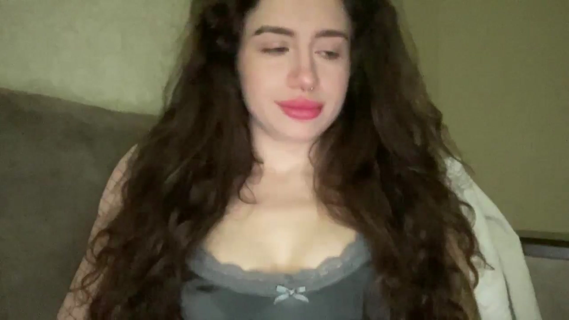 Gallery image thumbnail from CurlyDream's myfreecams stream on, 12/29/2025, 19:15 image 14 of 20