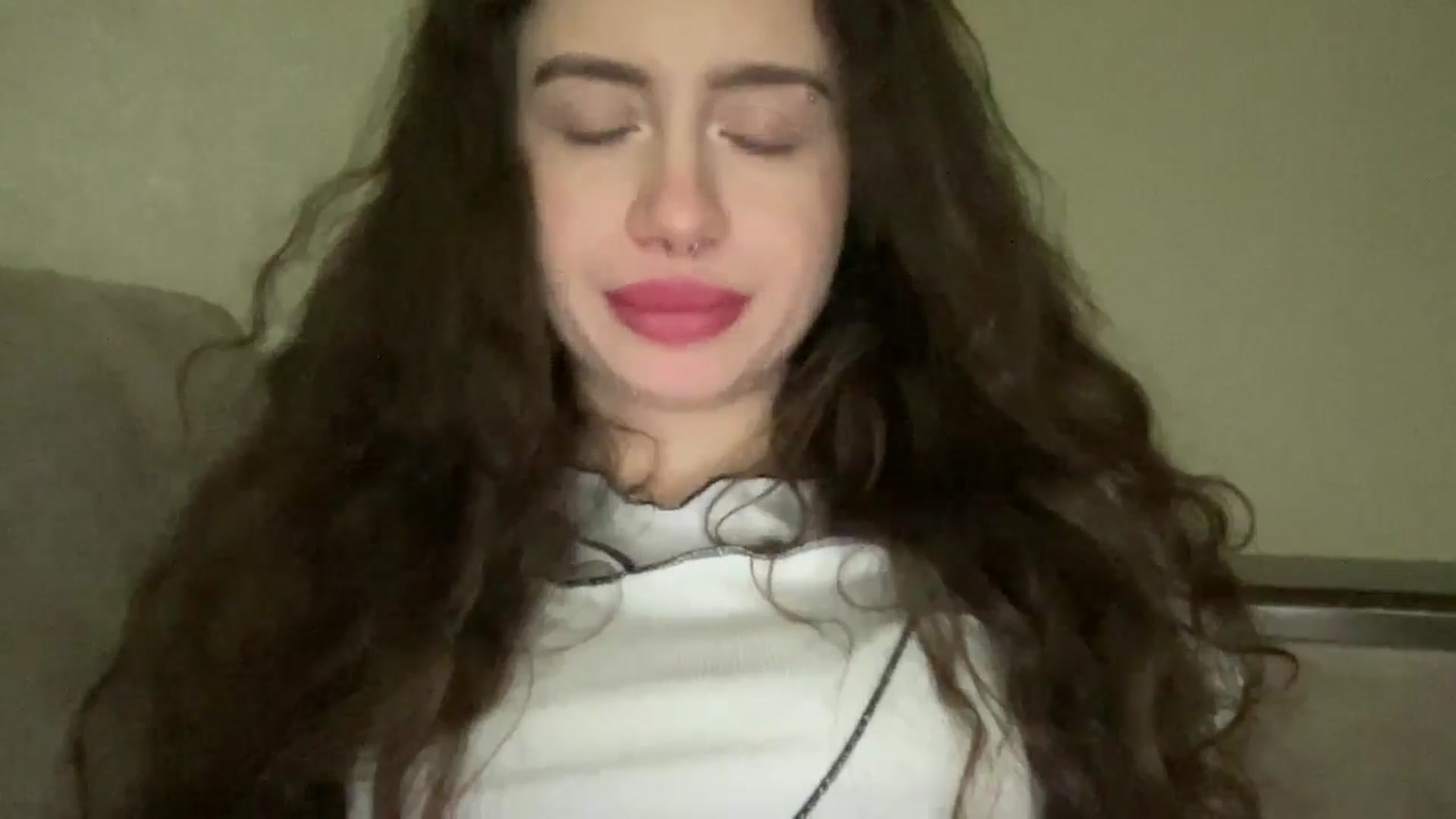 Gallery image thumbnail from CurlyDream's myfreecams stream on, 12/30/2025, 14:35 image 16 of 20