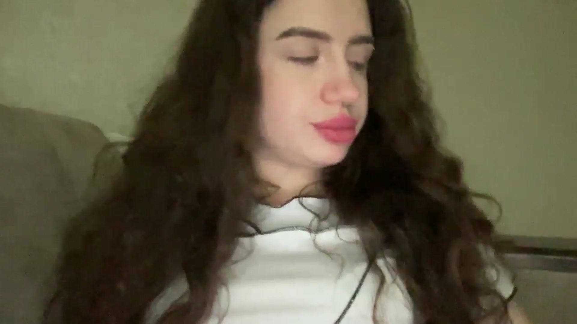 Gallery image thumbnail from CurlyDream's myfreecams stream on, 12/30/2025, 14:35 image 18 of 20