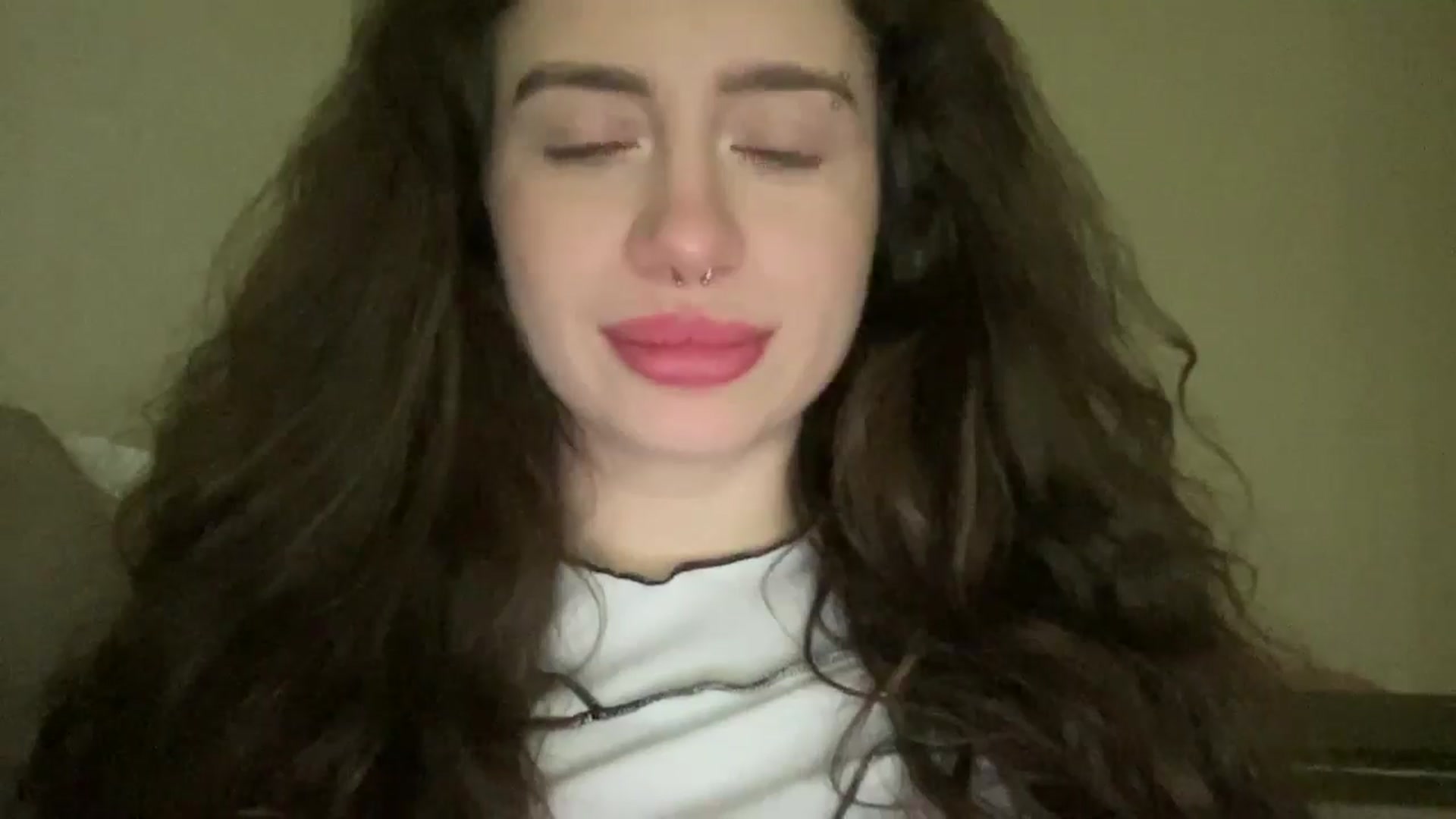 Gallery image thumbnail from CurlyDream's myfreecams stream on, 12/30/2025, 15:17 image 9 of 20