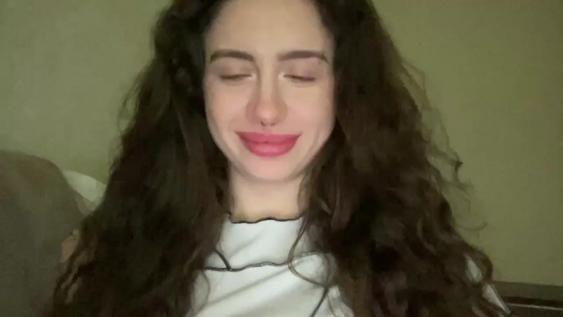 Gallery image thumbnail from CurlyDream's myfreecams stream on, 12/30/2025, 15:17 image 1 of 20