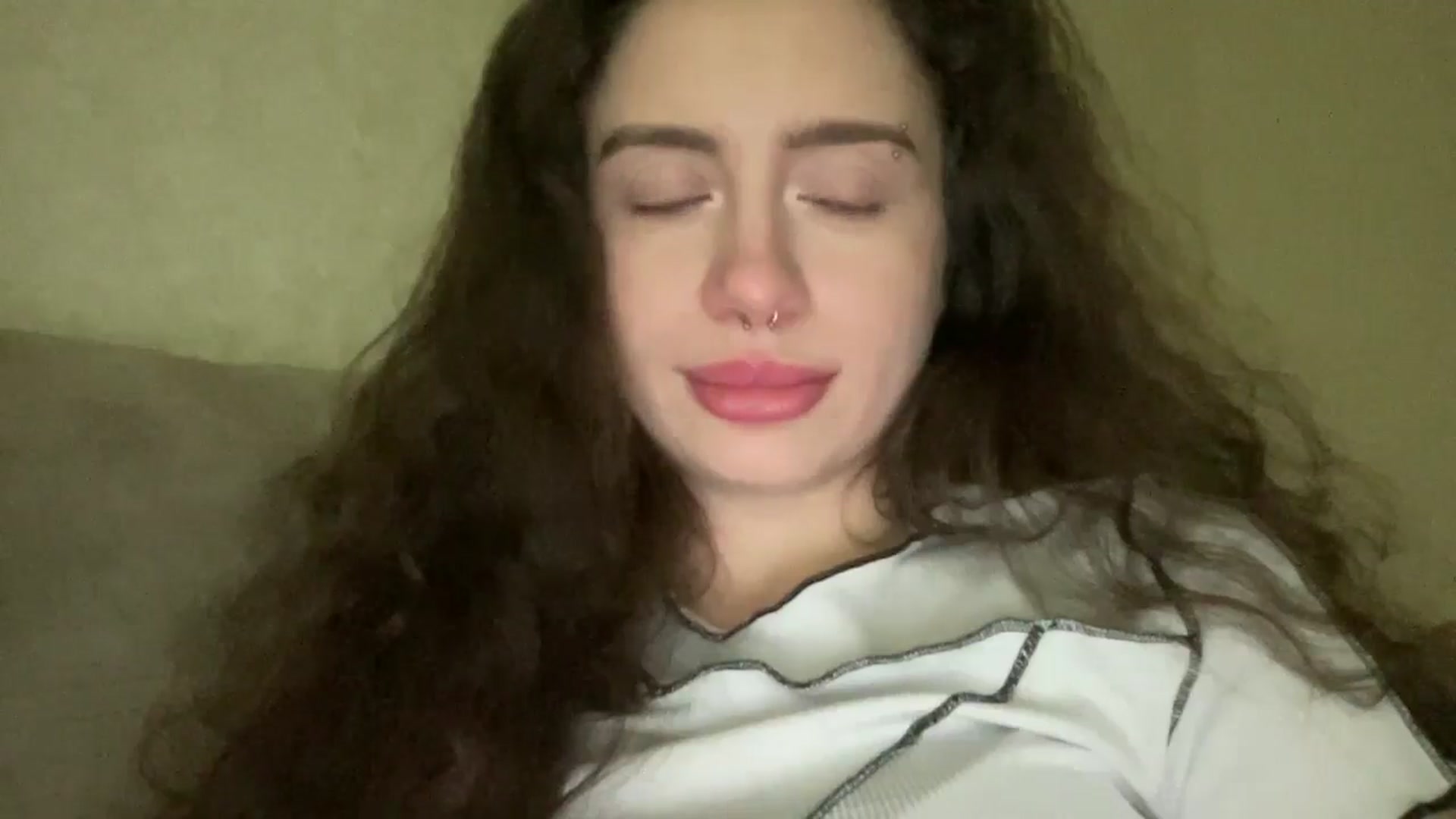 Gallery image thumbnail from CurlyDream's myfreecams stream on, 12/30/2025, 15:52 image 12 of 20