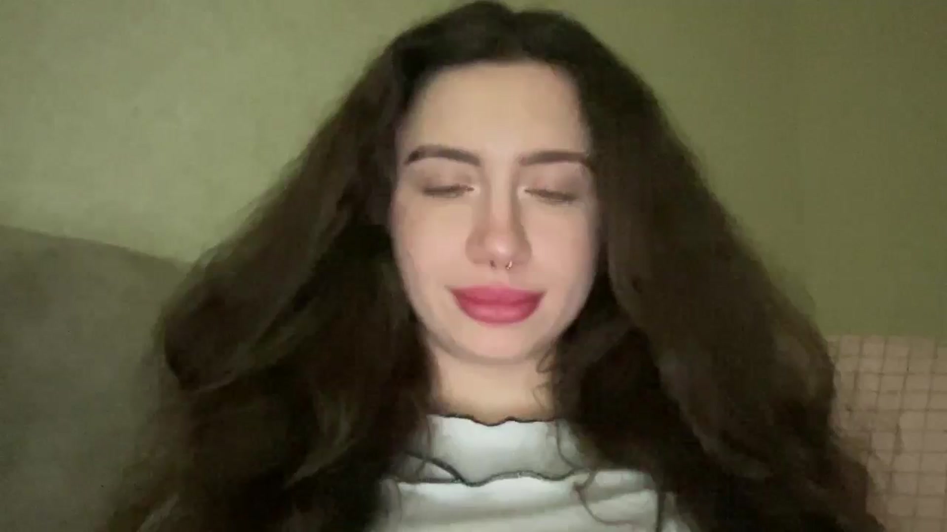 Gallery image thumbnail from CurlyDream's myfreecams stream on, 12/30/2025, 20:42 image 18 of 20