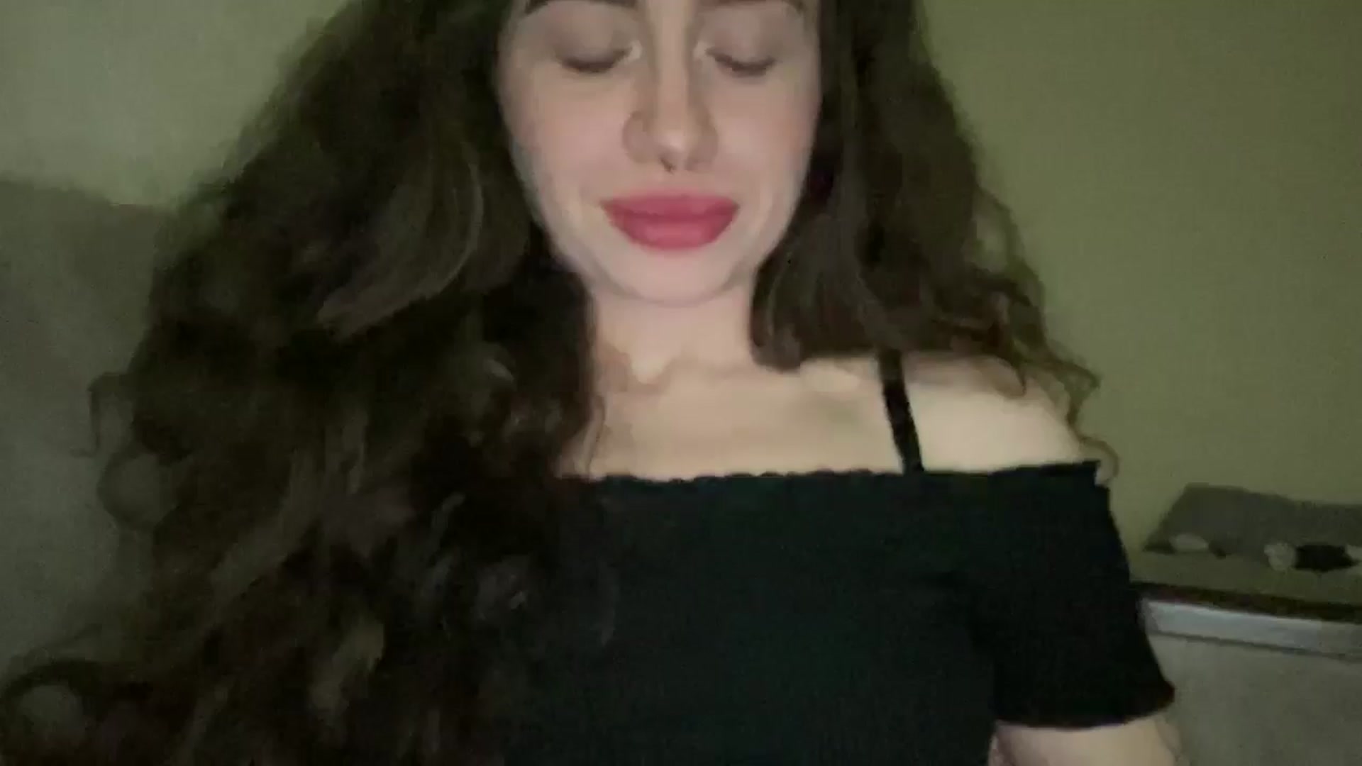 Gallery image thumbnail from CurlyDream's myfreecams stream on, 01/02/2026, 22:58 image 11 of 20