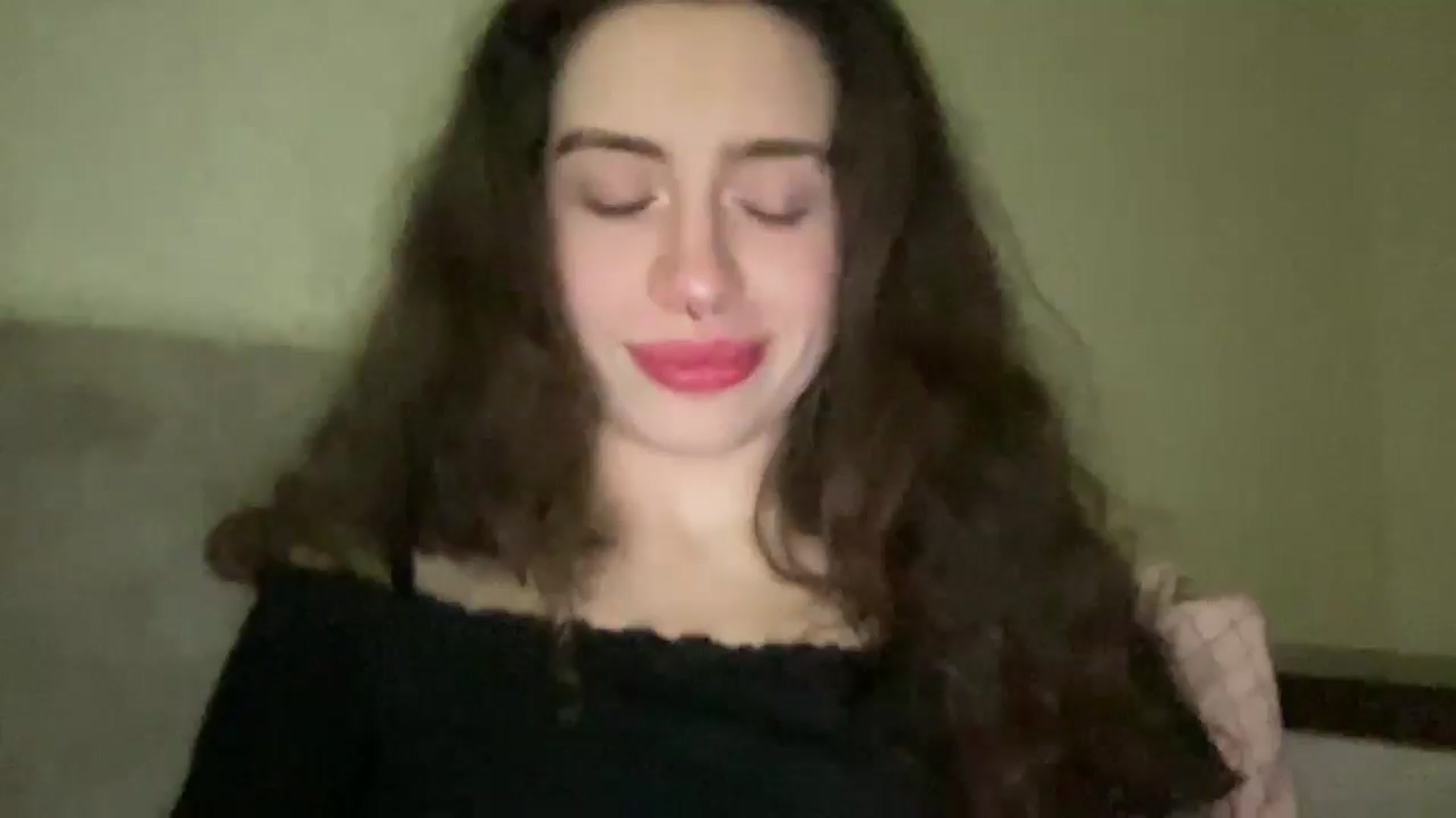 Gallery image thumbnail from CurlyDream's myfreecams stream on, 01/02/2026, 22:58 image 2 of 20