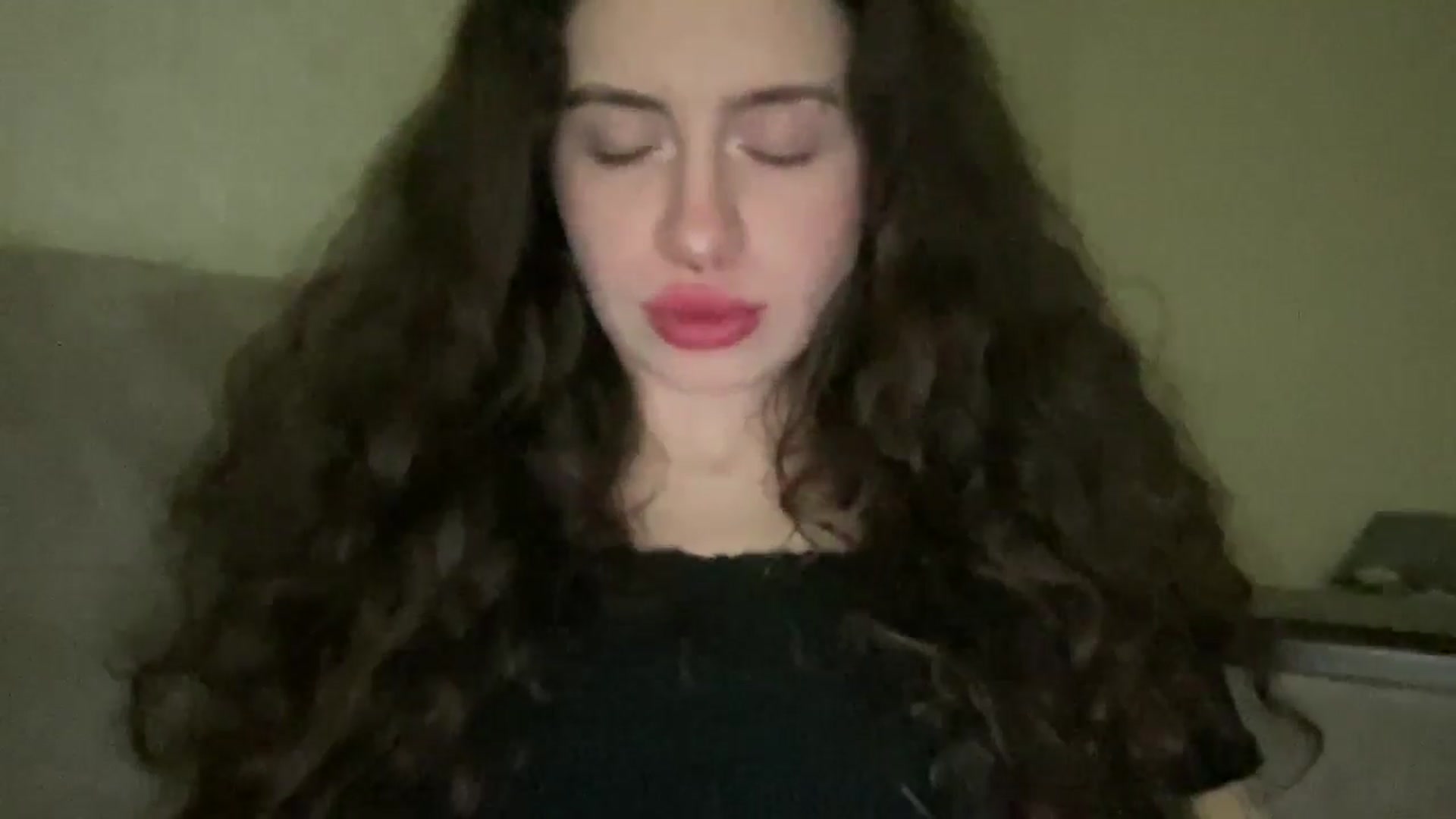 Gallery image thumbnail from CurlyDream's myfreecams stream on, 01/02/2026, 22:58 image 15 of 20