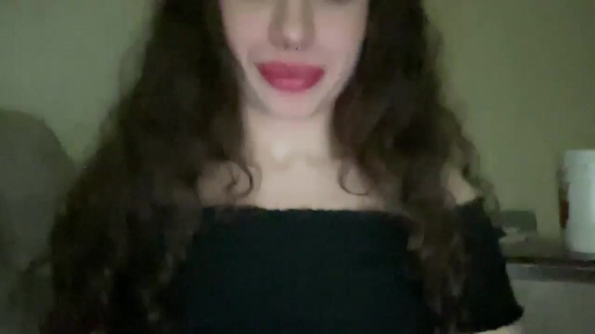 Gallery image thumbnail from CurlyDream's myfreecams stream on, 01/03/2026, 24:21 image 9 of 20