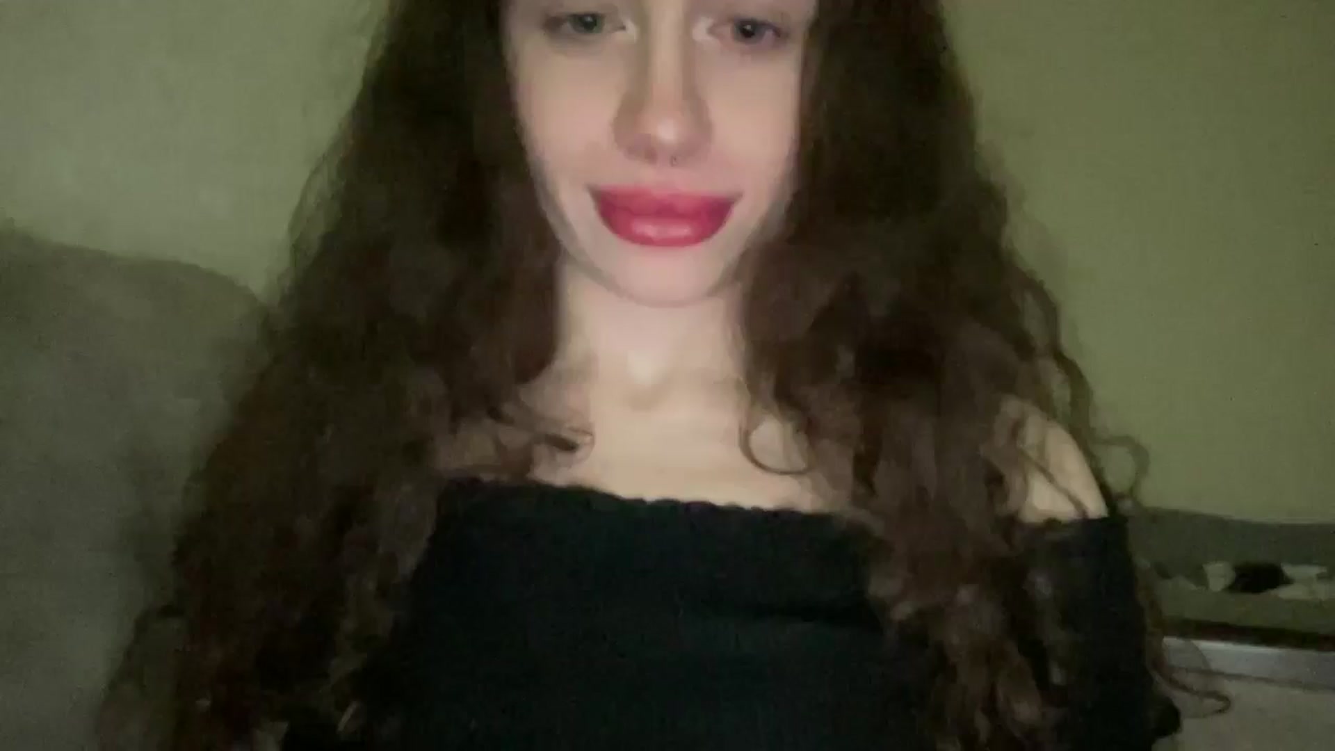Gallery image thumbnail from CurlyDream's myfreecams stream on, 01/03/2026, 24:21 image 8 of 20
