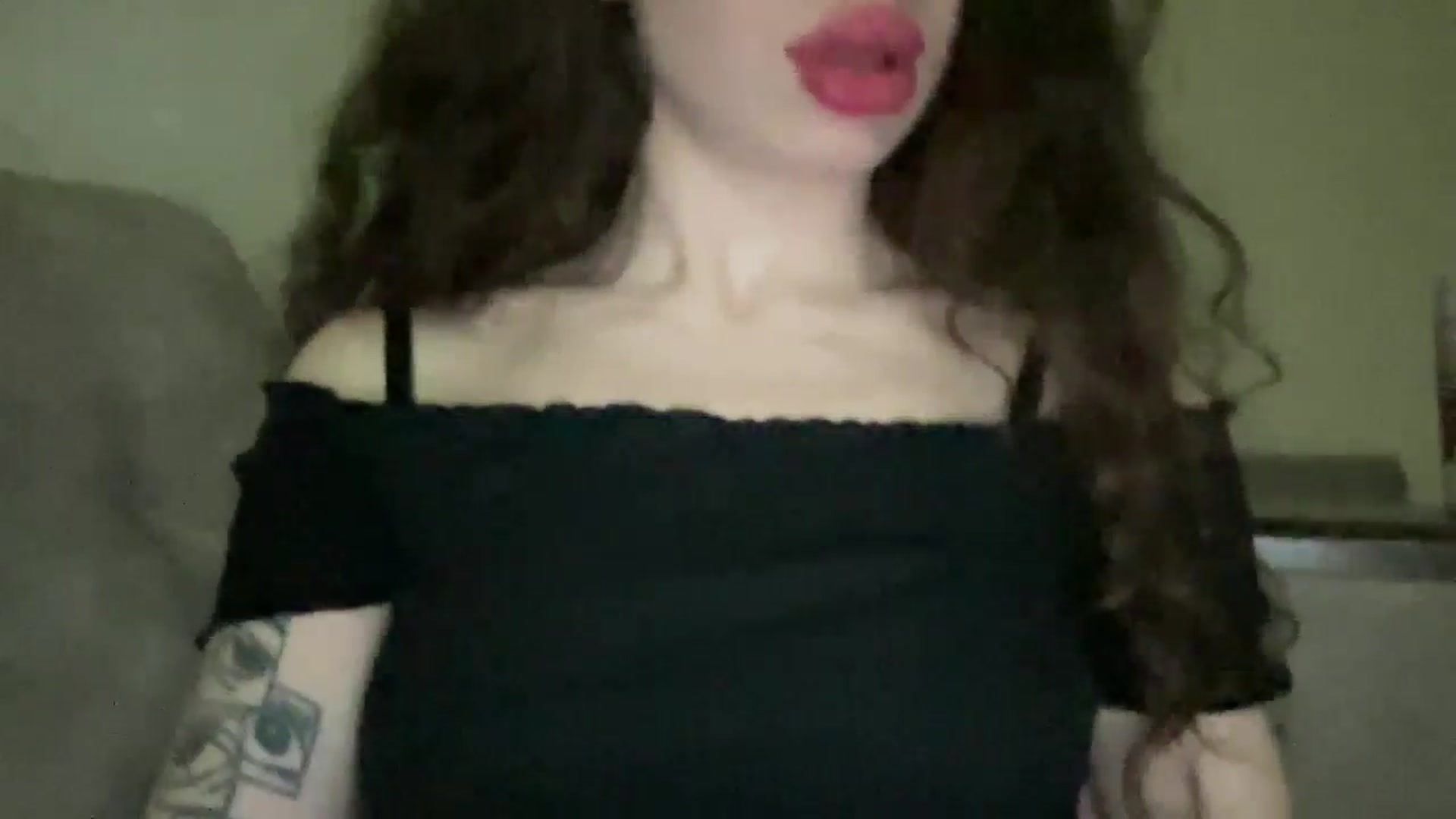 Gallery image thumbnail from CurlyDream's myfreecams stream on, 01/03/2026, 24:21 image 12 of 20