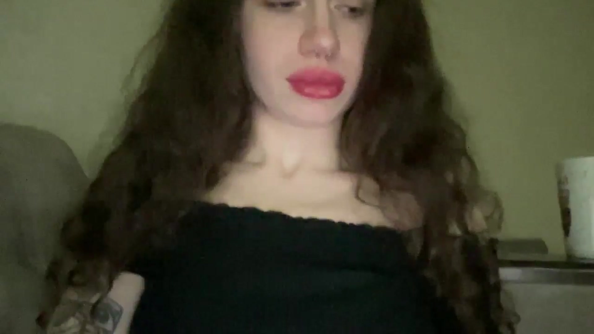 Gallery image thumbnail from CurlyDream's myfreecams stream on, 01/03/2026, 24:21 image 18 of 20
