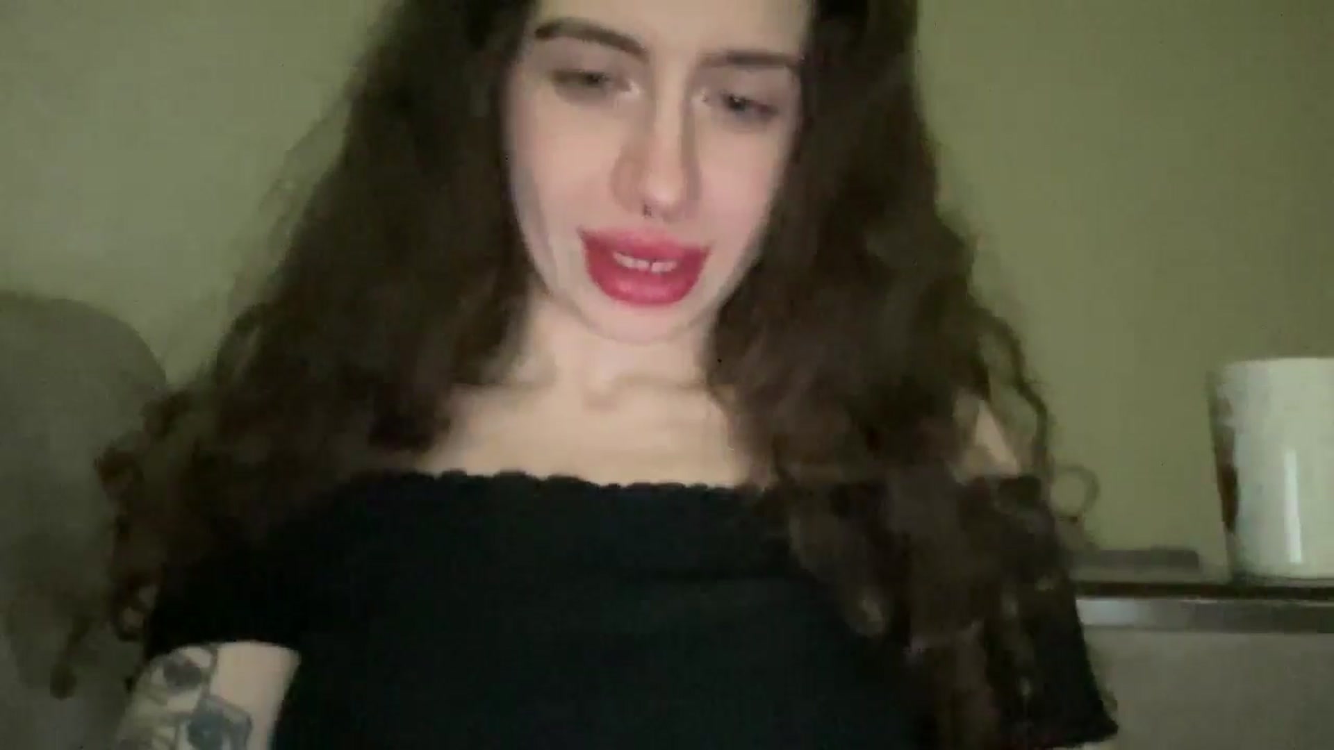 Gallery image thumbnail from CurlyDream's myfreecams stream on, 01/03/2026, 24:21 image 16 of 20