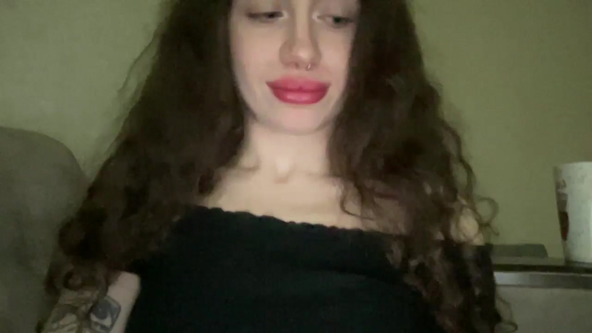 Gallery image thumbnail from CurlyDream's myfreecams stream on, 01/03/2026, 24:21 image 19 of 20