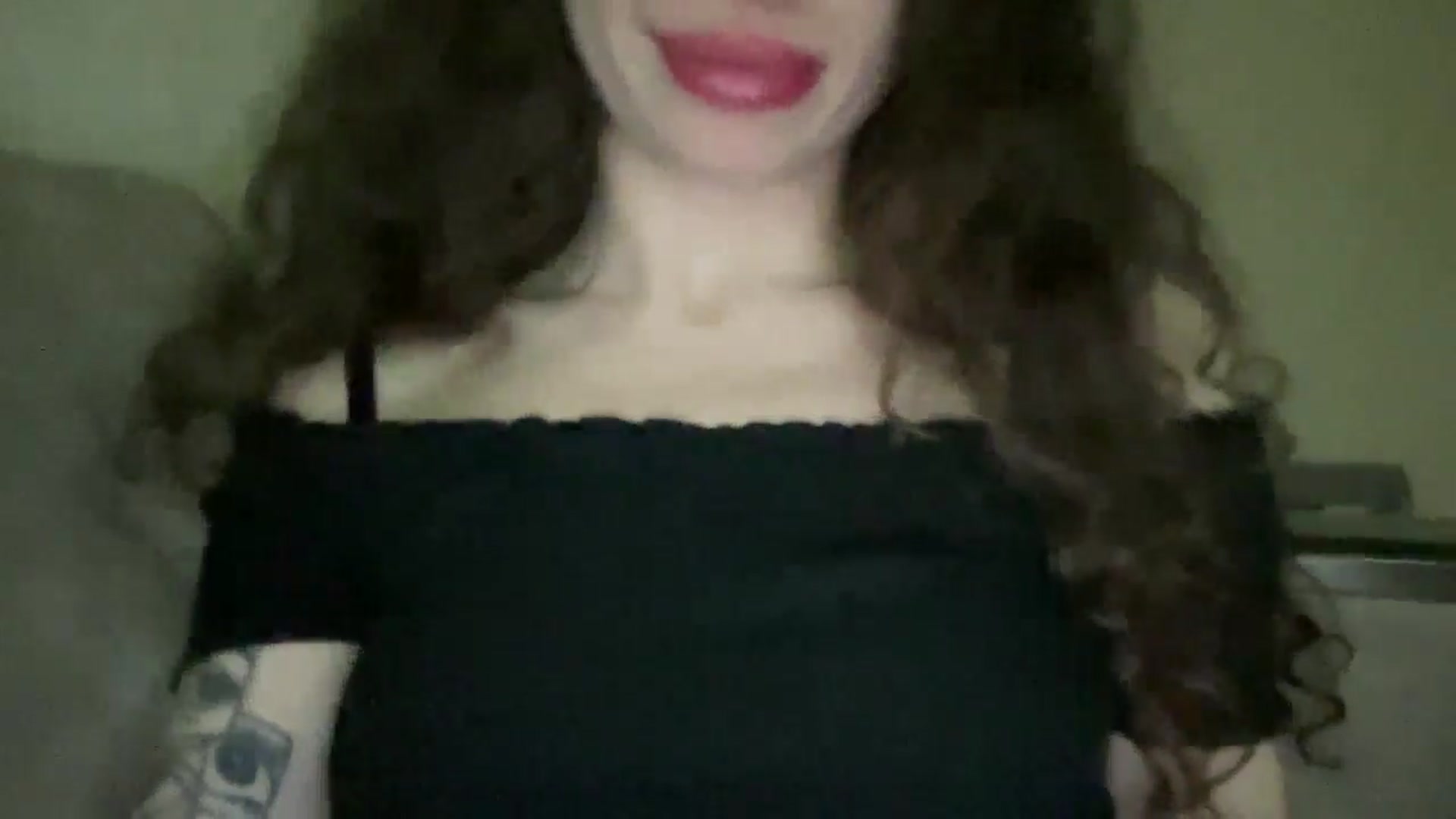 Gallery image thumbnail from CurlyDream's myfreecams stream on, 01/03/2026, 24:21 image 13 of 20