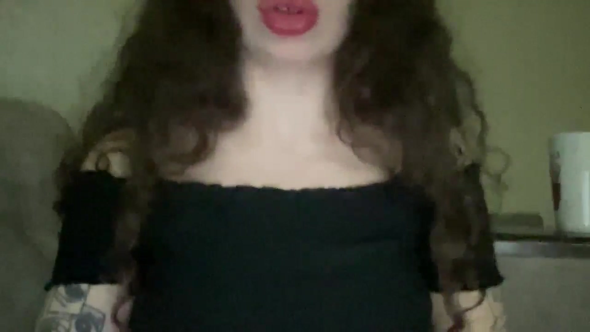 Gallery image thumbnail from CurlyDream's myfreecams stream on, 01/03/2026, 24:21 image 2 of 20