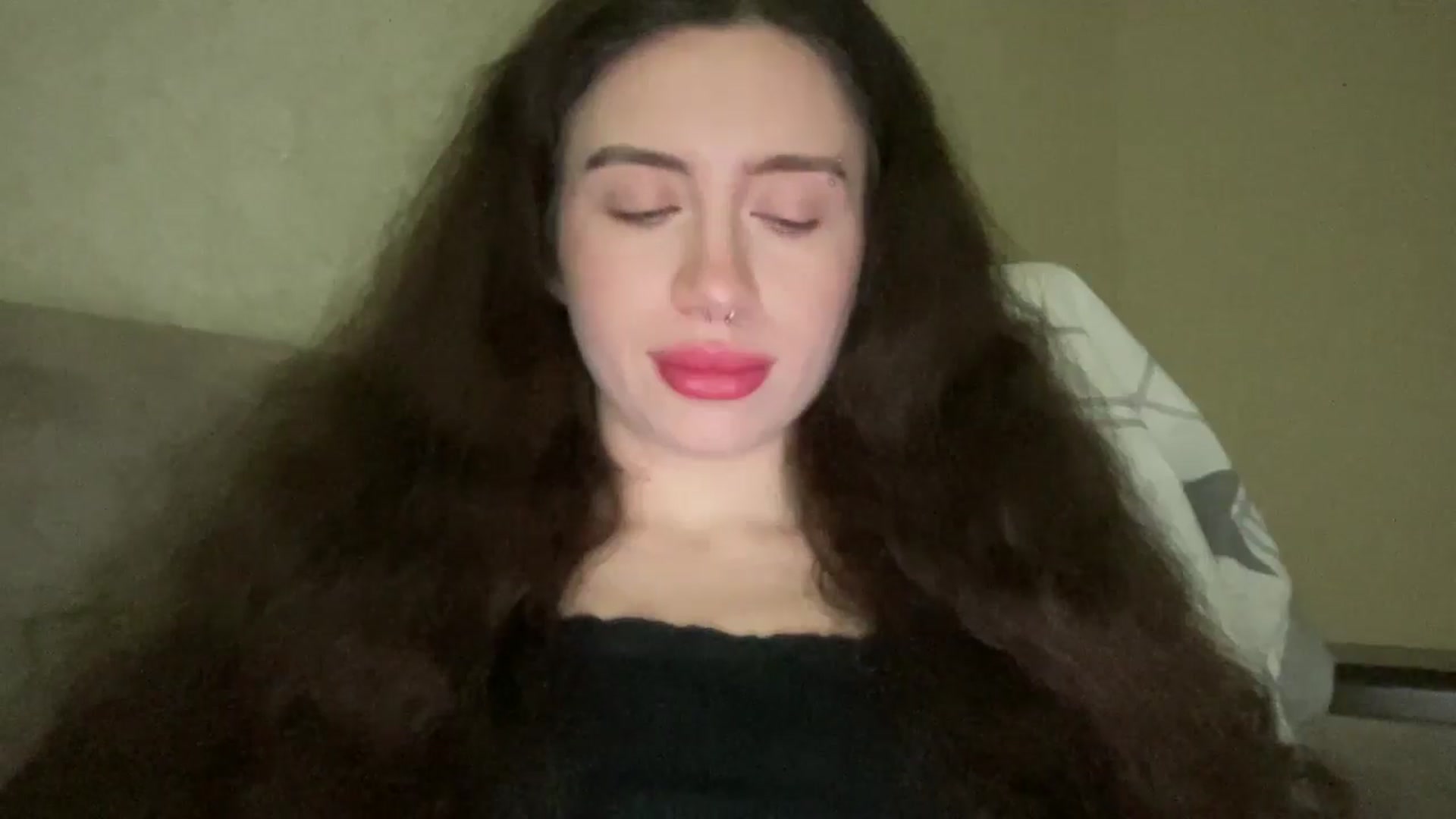 Gallery image thumbnail from CurlyDream's myfreecams stream on, 01/03/2026, 18:28 image 7 of 20