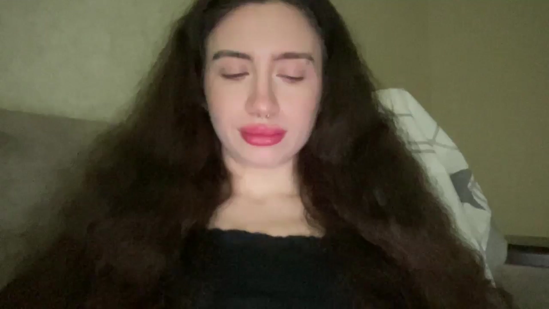Gallery image thumbnail from CurlyDream's myfreecams stream on, 01/03/2026, 18:28 image 10 of 20