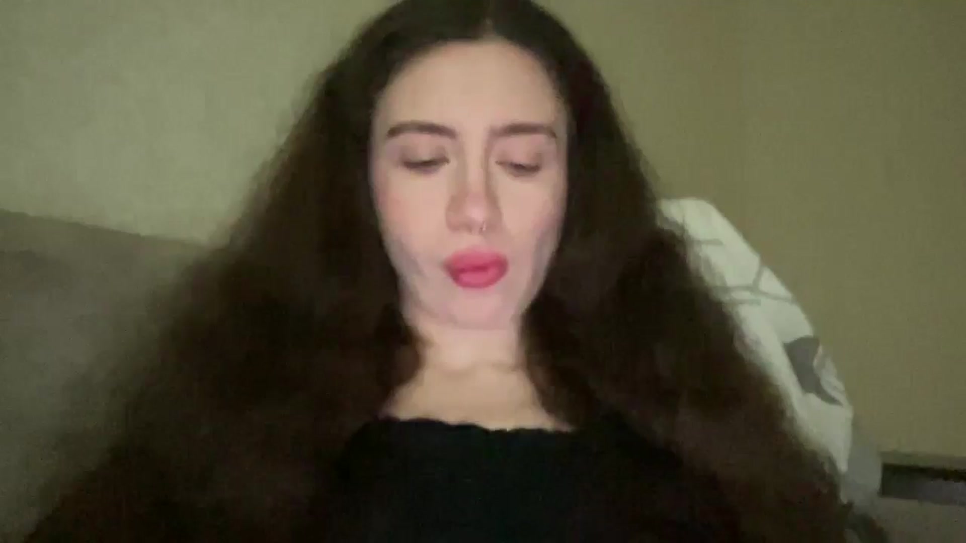 Gallery image thumbnail from CurlyDream's myfreecams stream on, 01/03/2026, 18:28 image 13 of 20