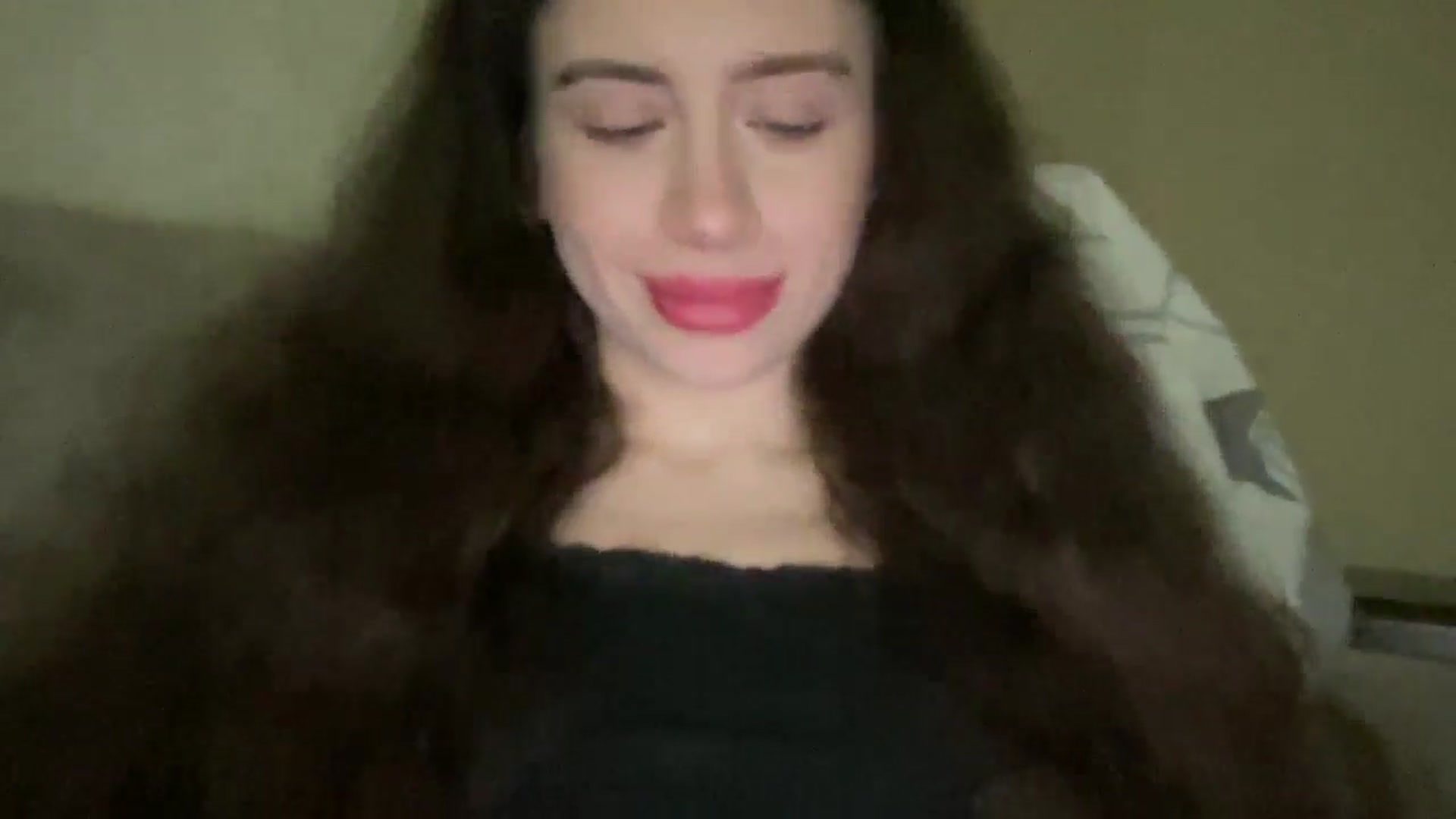 Gallery image thumbnail from CurlyDream's myfreecams stream on, 01/03/2026, 18:28 image 6 of 20