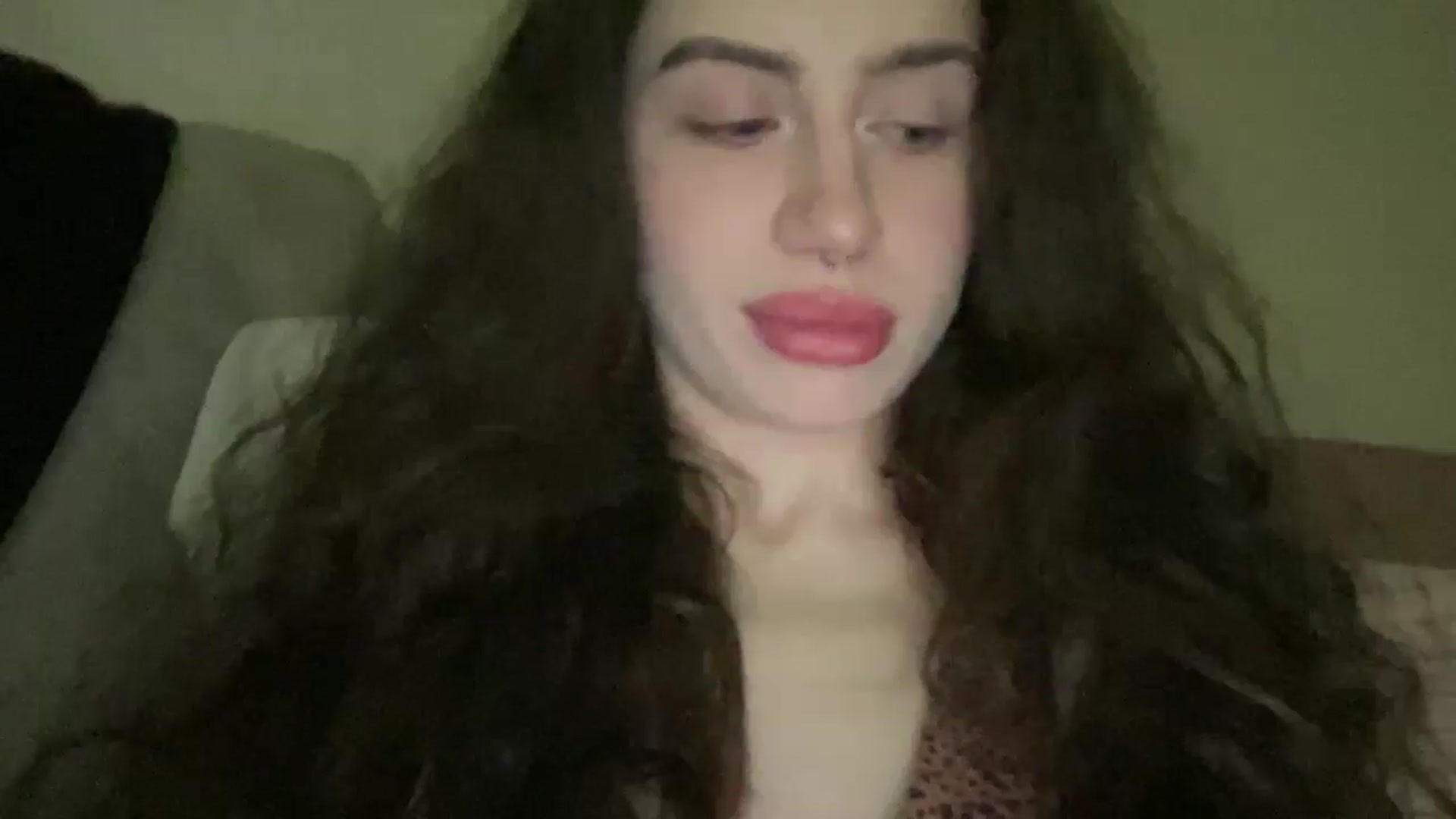 Gallery image thumbnail from CurlyDream's myfreecams stream on, 01/10/2026, 24:01 image 16 of 20