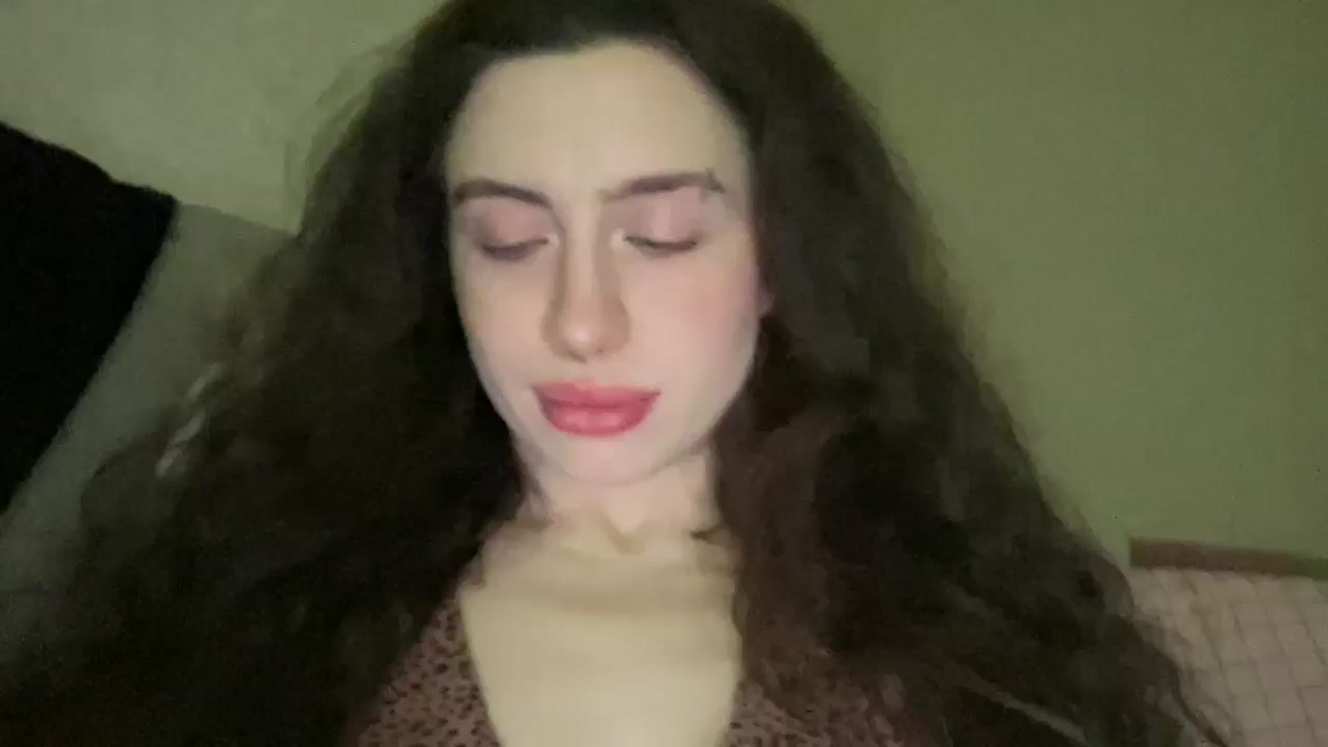 Gallery image thumbnail from CurlyDream's myfreecams stream on, 01/10/2026, 24:01 image 1 of 20