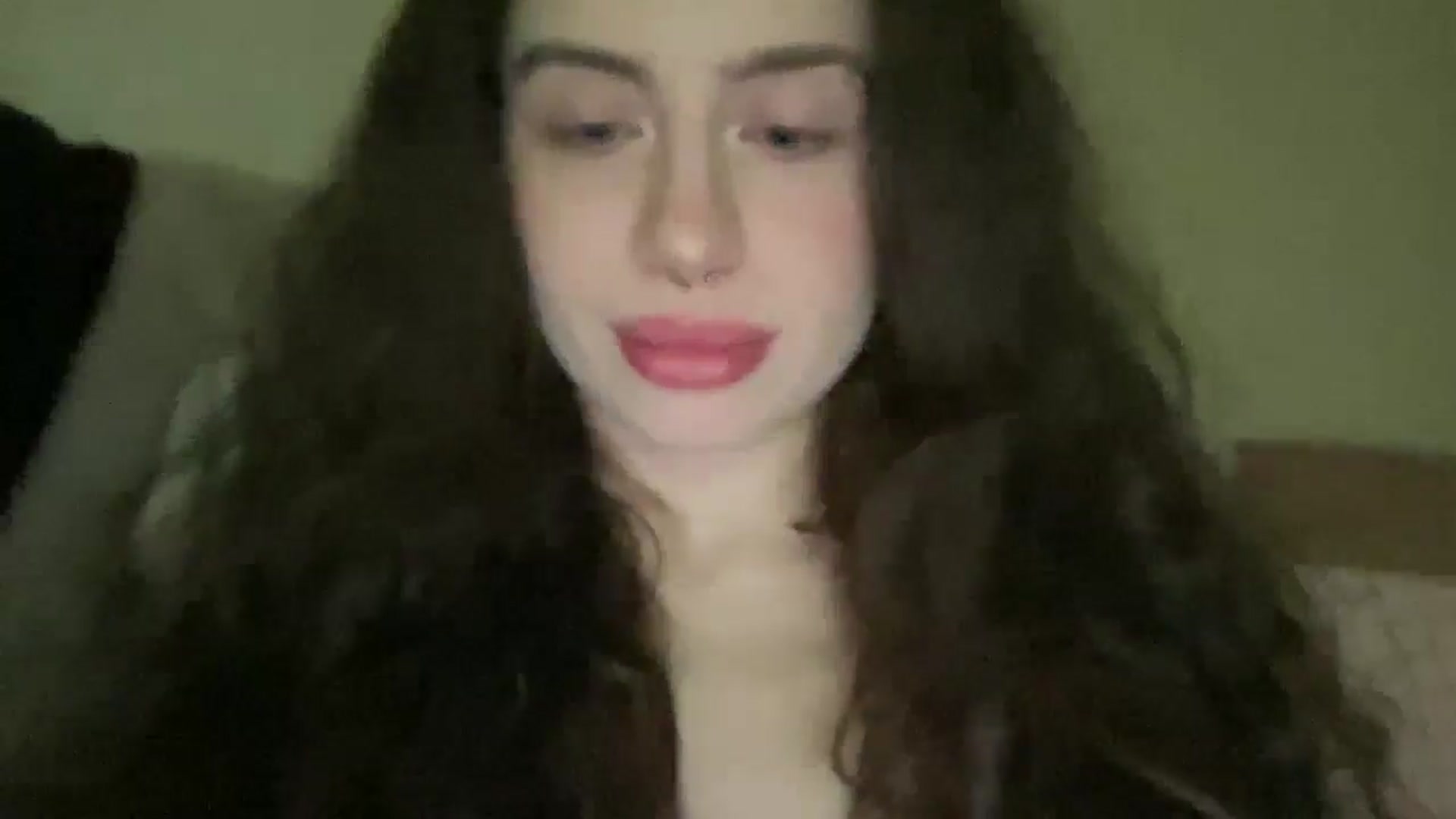 Gallery image thumbnail from CurlyDream's myfreecams stream on, 01/10/2026, 24:01 image 14 of 20