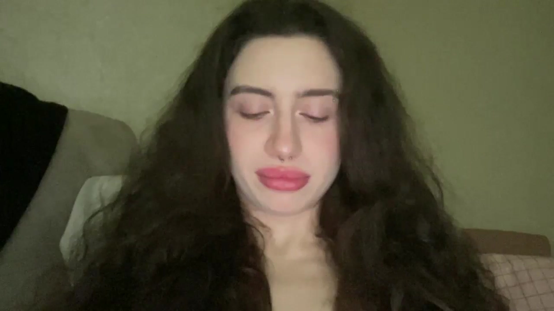 Gallery image thumbnail from CurlyDream's myfreecams stream on, 01/10/2026, 24:01 image 19 of 20