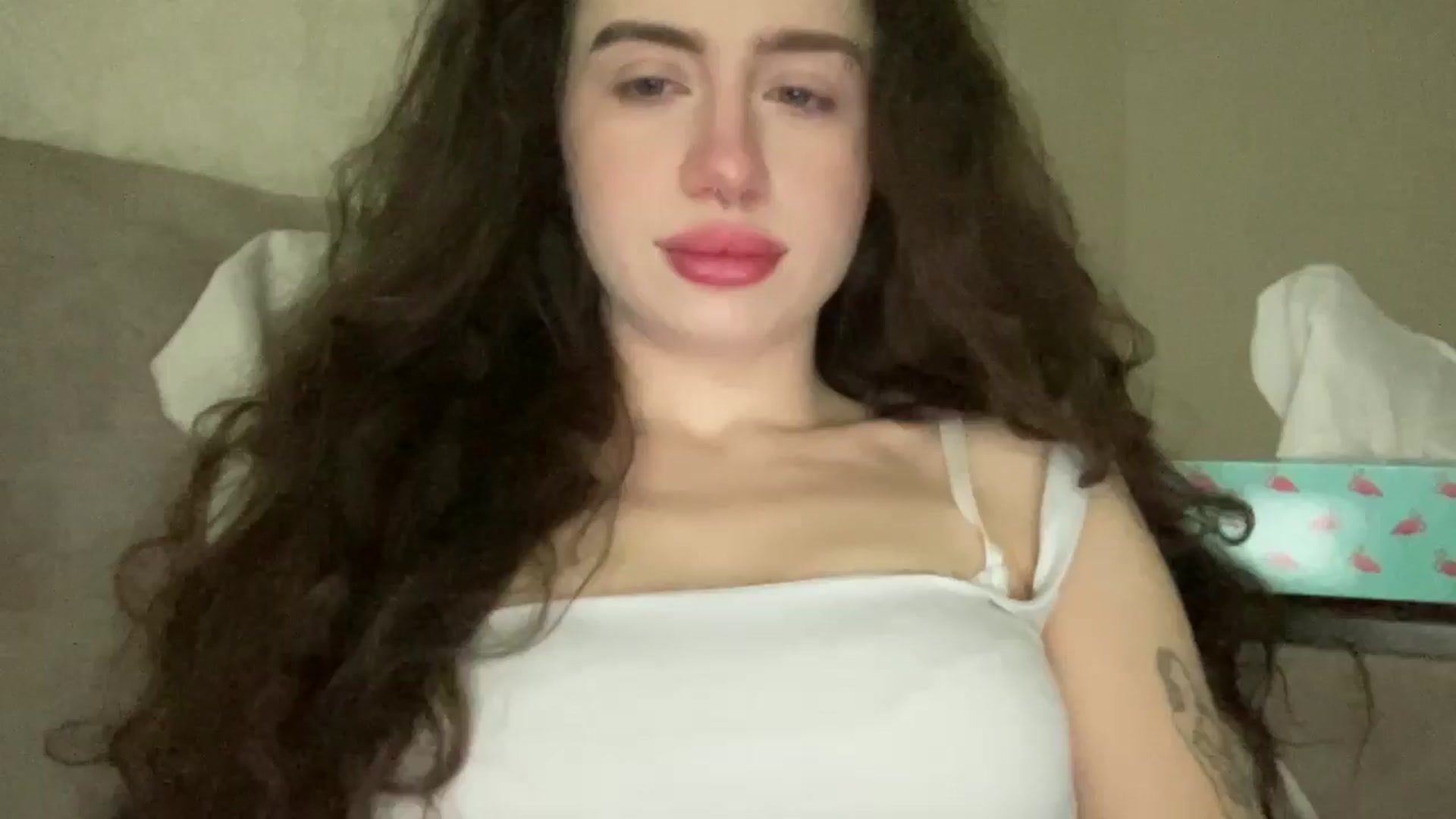Gallery image thumbnail from CurlyDream's myfreecams stream on, 01/12/2026, 17:40 image 1 of 20