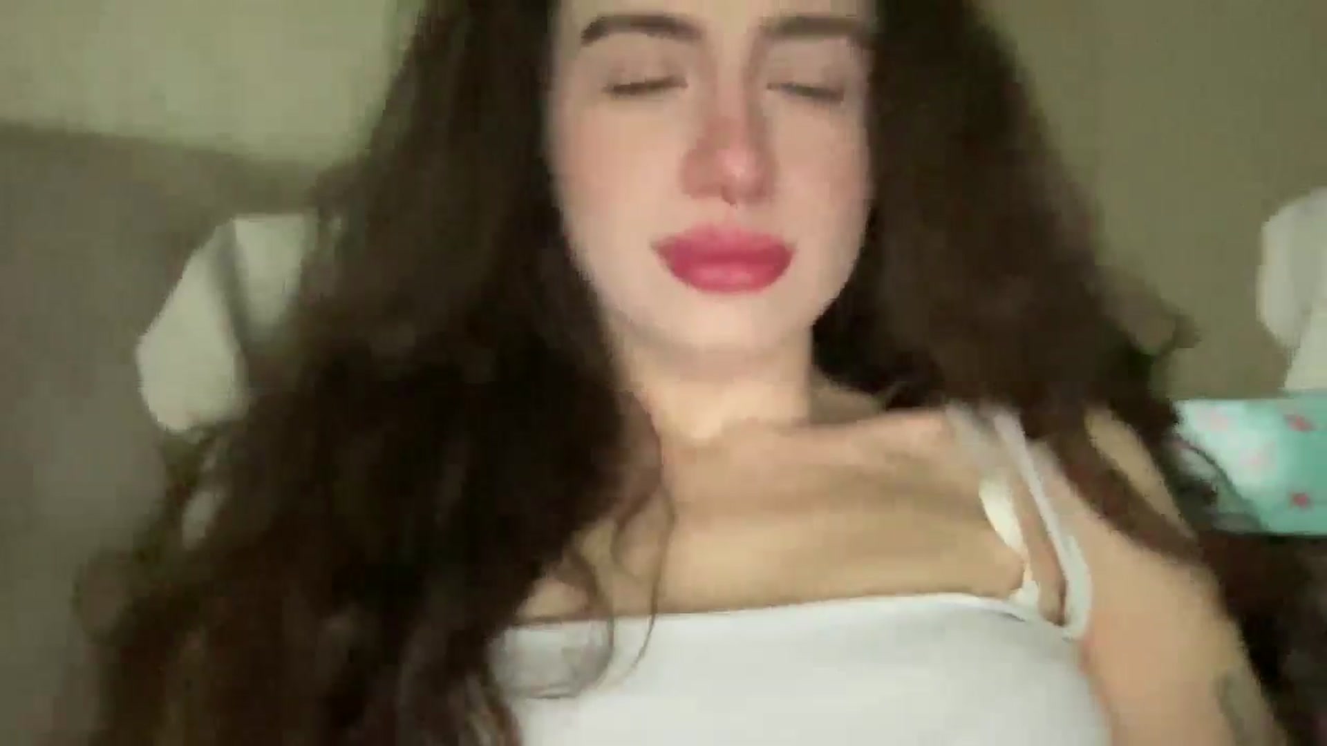 Gallery image thumbnail from CurlyDream's myfreecams stream on, 01/12/2026, 17:40 image 6 of 20