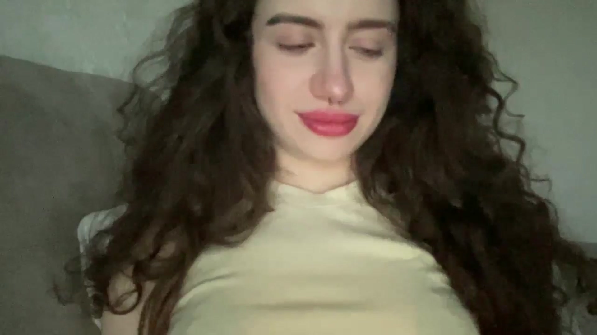 Gallery image thumbnail from CurlyDream's myfreecams stream on, 01/14/2026, 14:35 image 15 of 20
