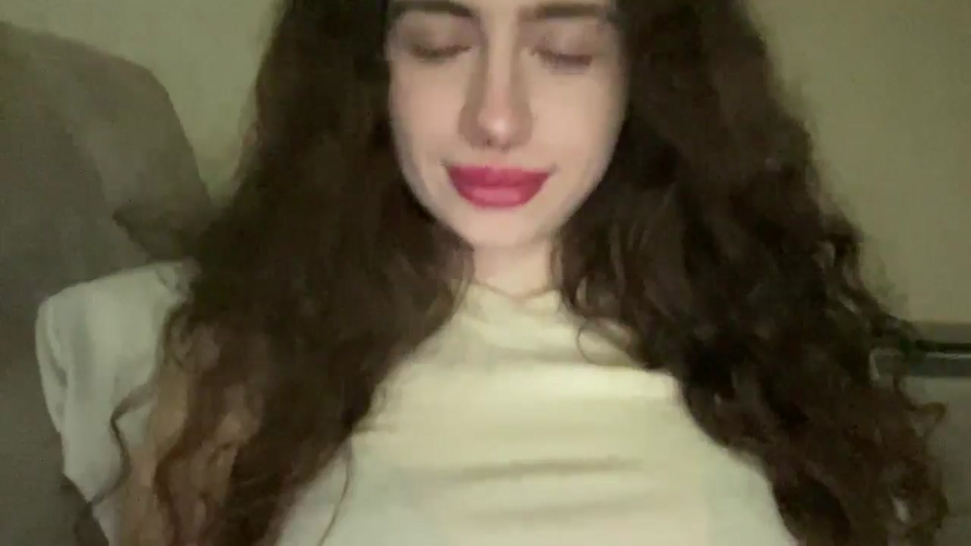 Gallery image thumbnail from CurlyDream's myfreecams stream on, 01/14/2026, 15:00 image 16 of 20