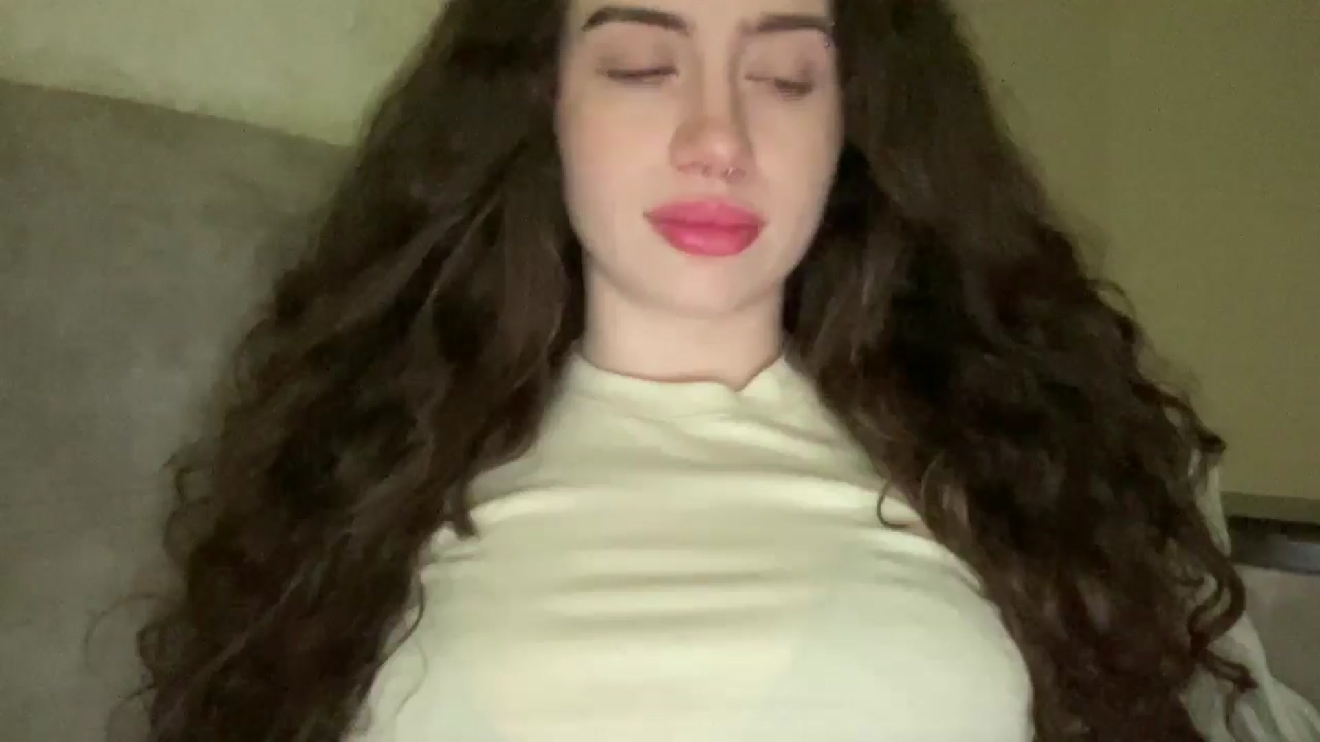 Gallery image thumbnail from CurlyDream's myfreecams stream on, 01/14/2026, 22:29 image 16 of 20