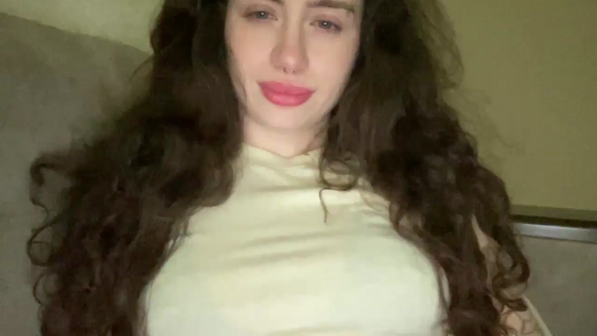 Gallery image thumbnail from CurlyDream's myfreecams stream on, 01/14/2026, 23:41 image 17 of 20