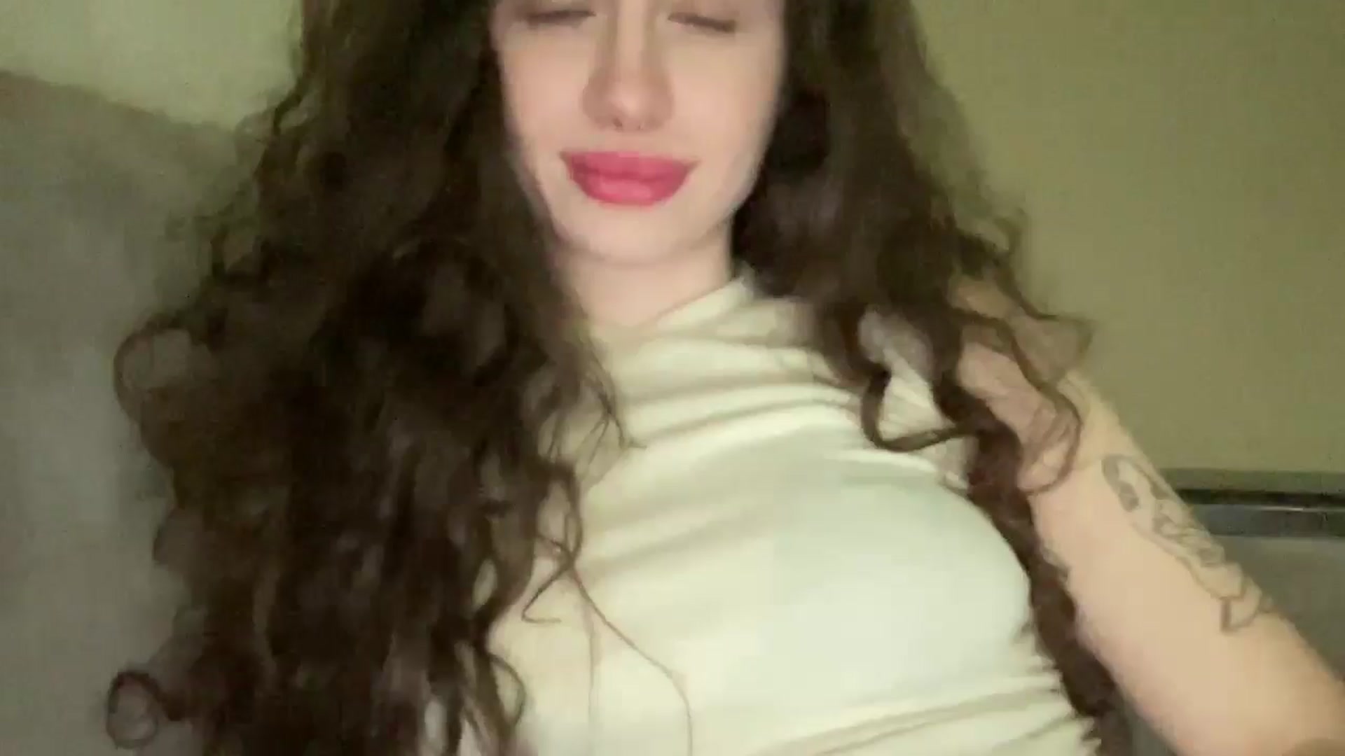 Gallery image thumbnail from CurlyDream's myfreecams stream on, 01/14/2026, 23:41 image 8 of 20