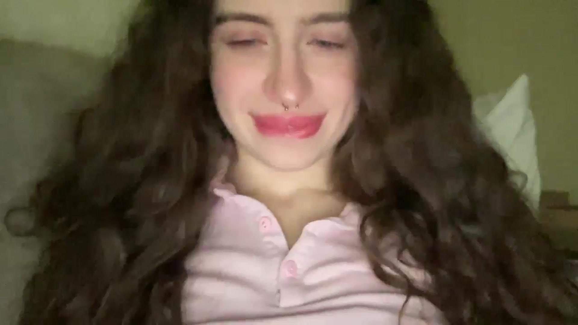 Gallery image thumbnail from CurlyDream's myfreecams stream on, 01/15/2026, 17:53 image 17 of 20