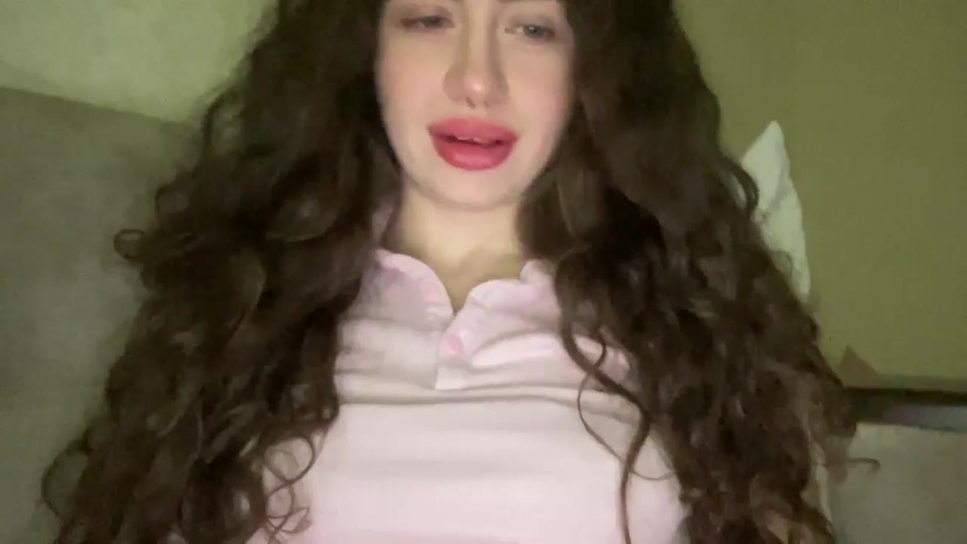 Gallery image thumbnail from CurlyDream's myfreecams stream on, 01/15/2026, 17:53 image 15 of 20