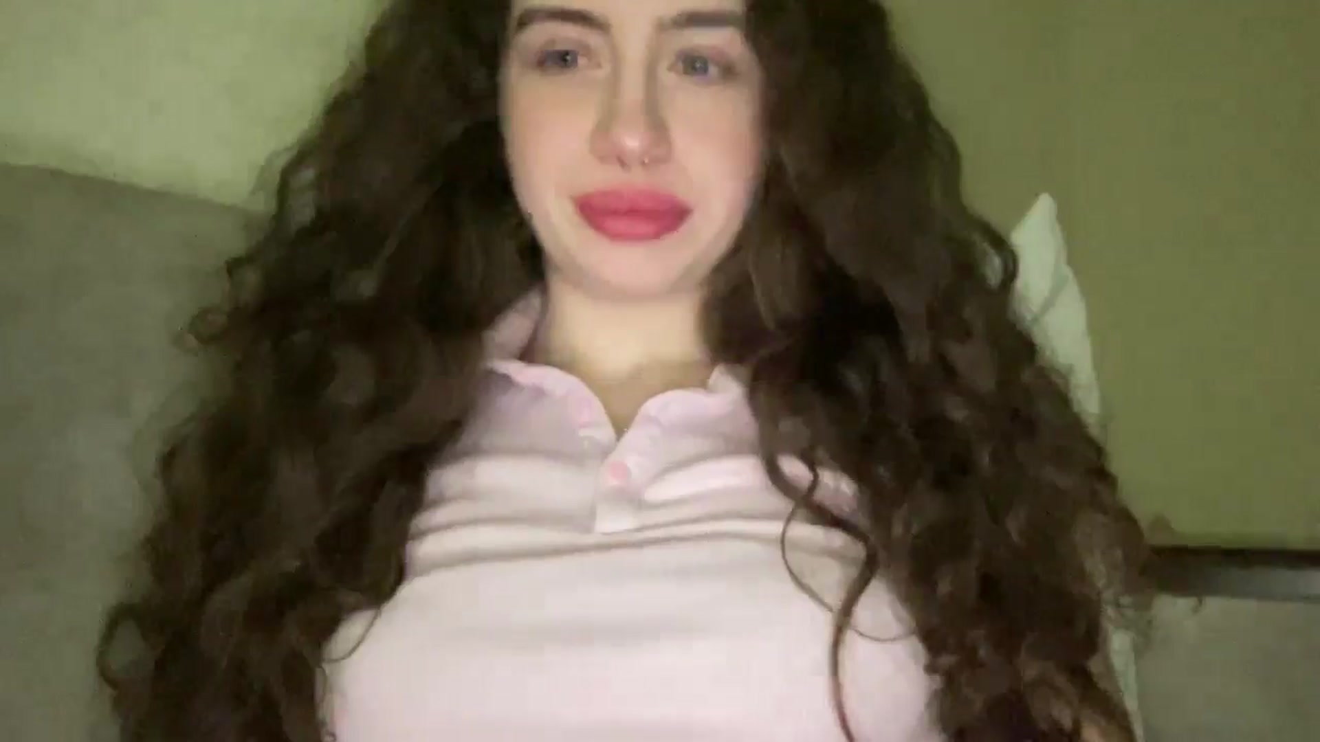 Gallery image thumbnail from CurlyDream's myfreecams stream on, 01/15/2026, 17:53 image 8 of 20