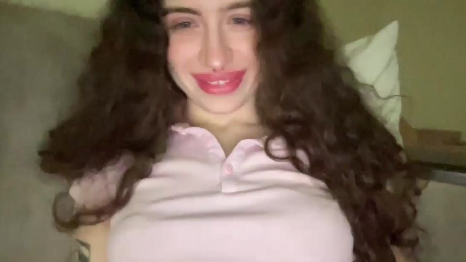 Gallery image thumbnail from CurlyDream's myfreecams stream on, 01/15/2026, 18:15 image 2 of 20