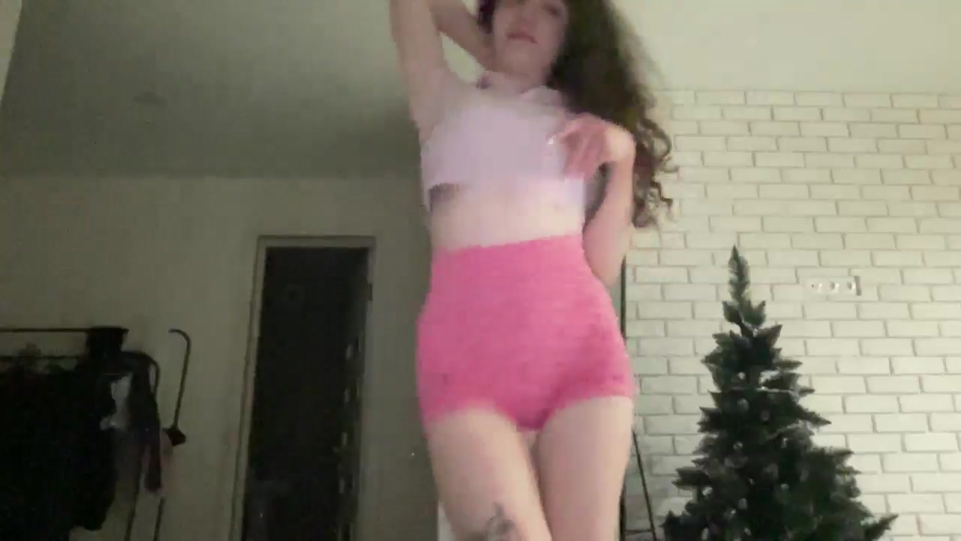 Gallery image thumbnail from CurlyDream's myfreecams stream on, 01/15/2026, 19:20 image 5 of 20