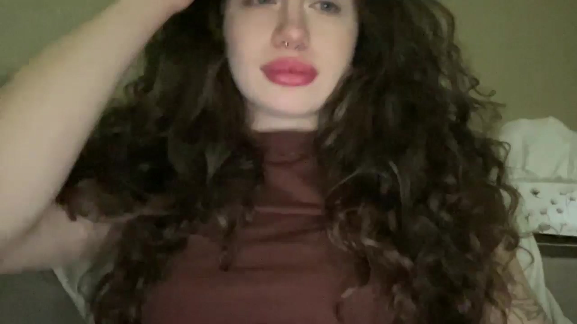 Gallery image thumbnail from CurlyDream's myfreecams stream on, 01/16/2026, 22:03 image 15 of 20