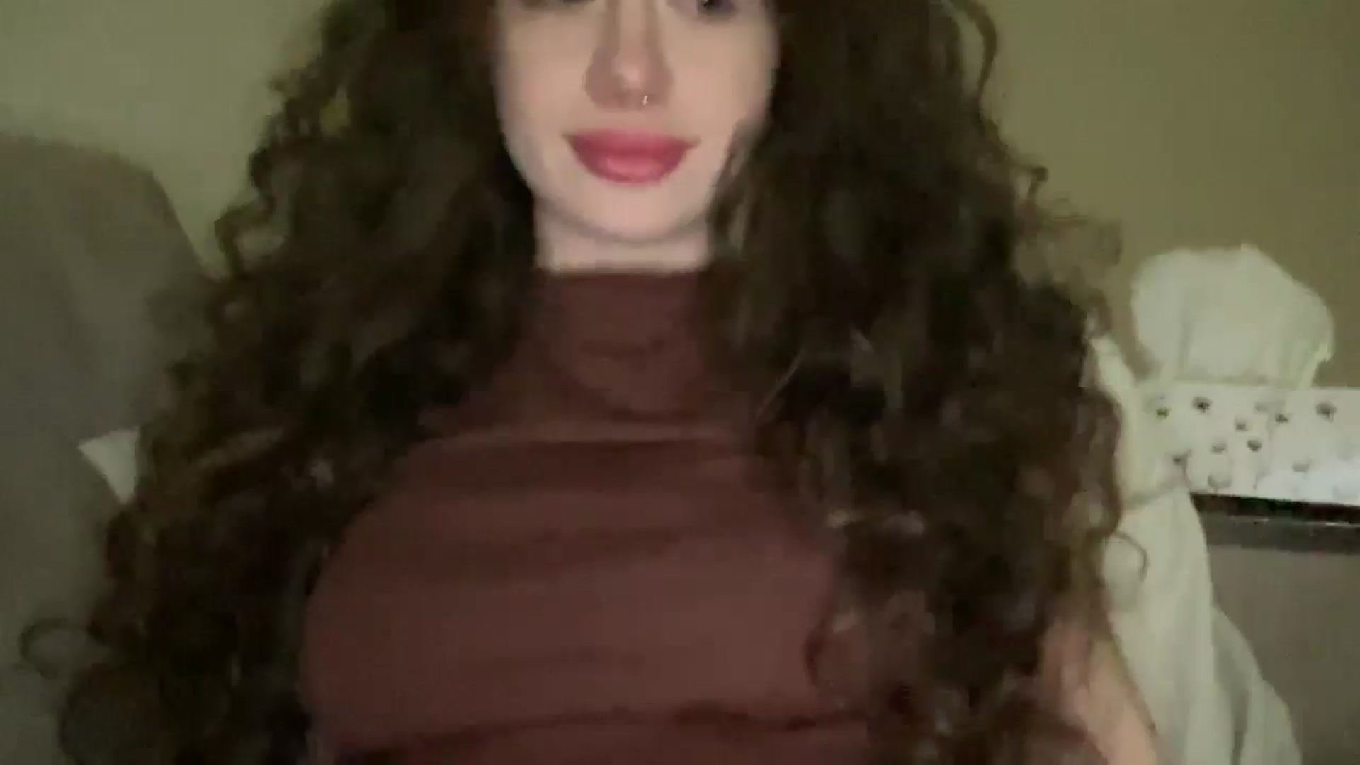 Gallery image thumbnail from CurlyDream's myfreecams stream on, 01/16/2026, 22:03 image 19 of 20