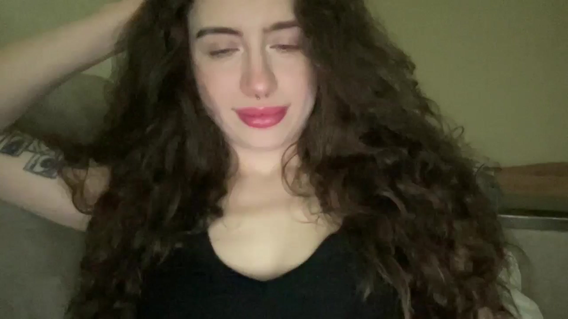 Gallery image thumbnail from CurlyDream's myfreecams stream on, 01/17/2026, 21:30 image 2 of 20
