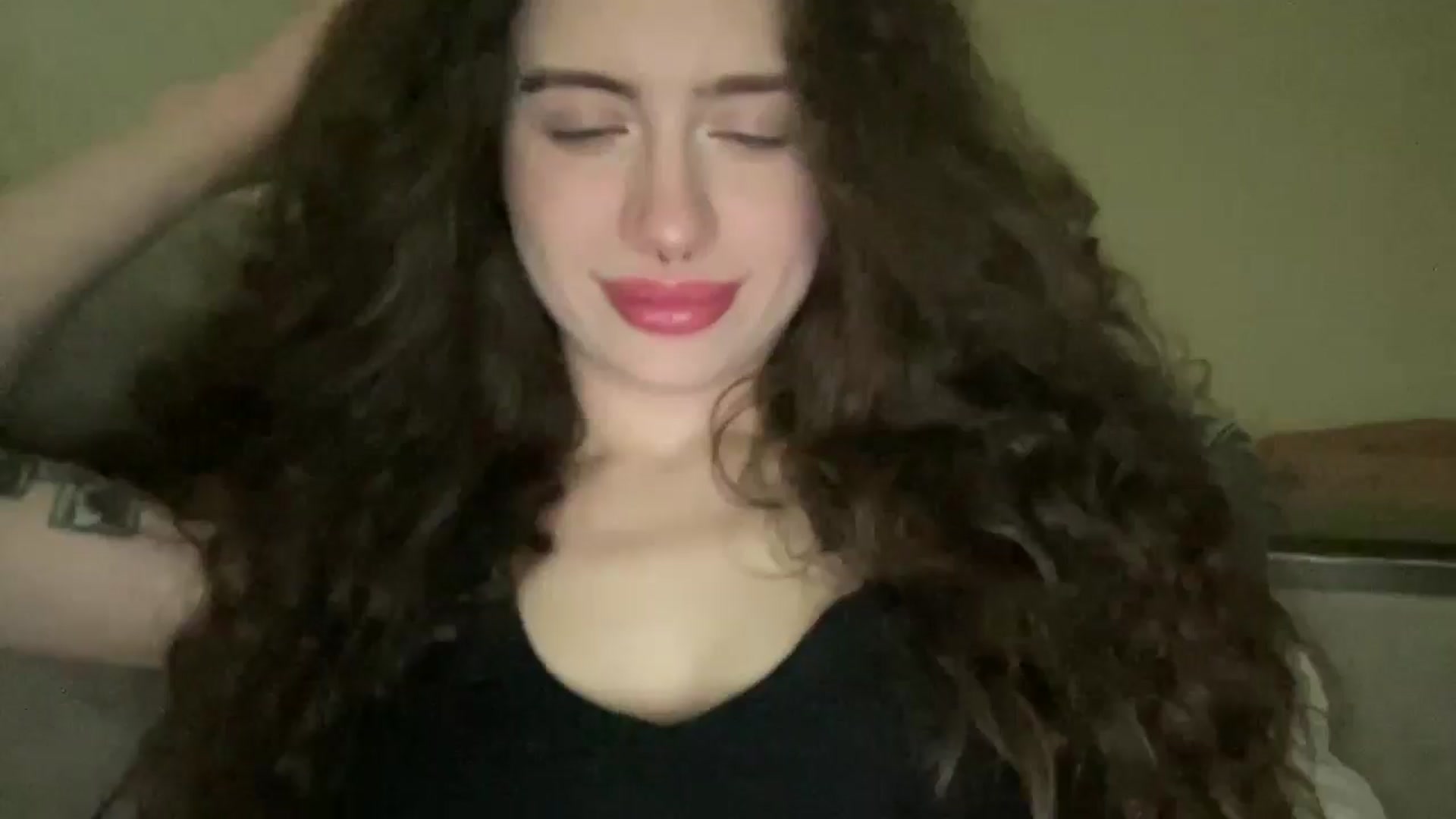Gallery image thumbnail from CurlyDream's myfreecams stream on, 01/17/2026, 21:30 image 5 of 20