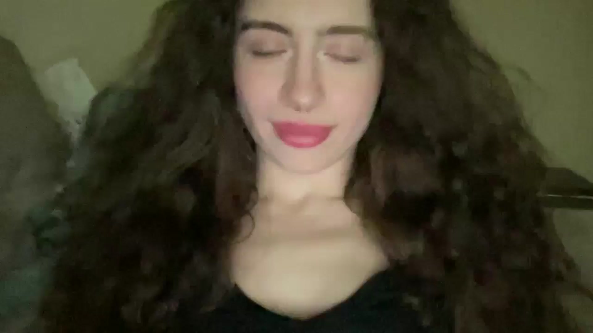 Gallery image thumbnail from CurlyDream's myfreecams stream on, 01/17/2026, 22:35 image 17 of 20