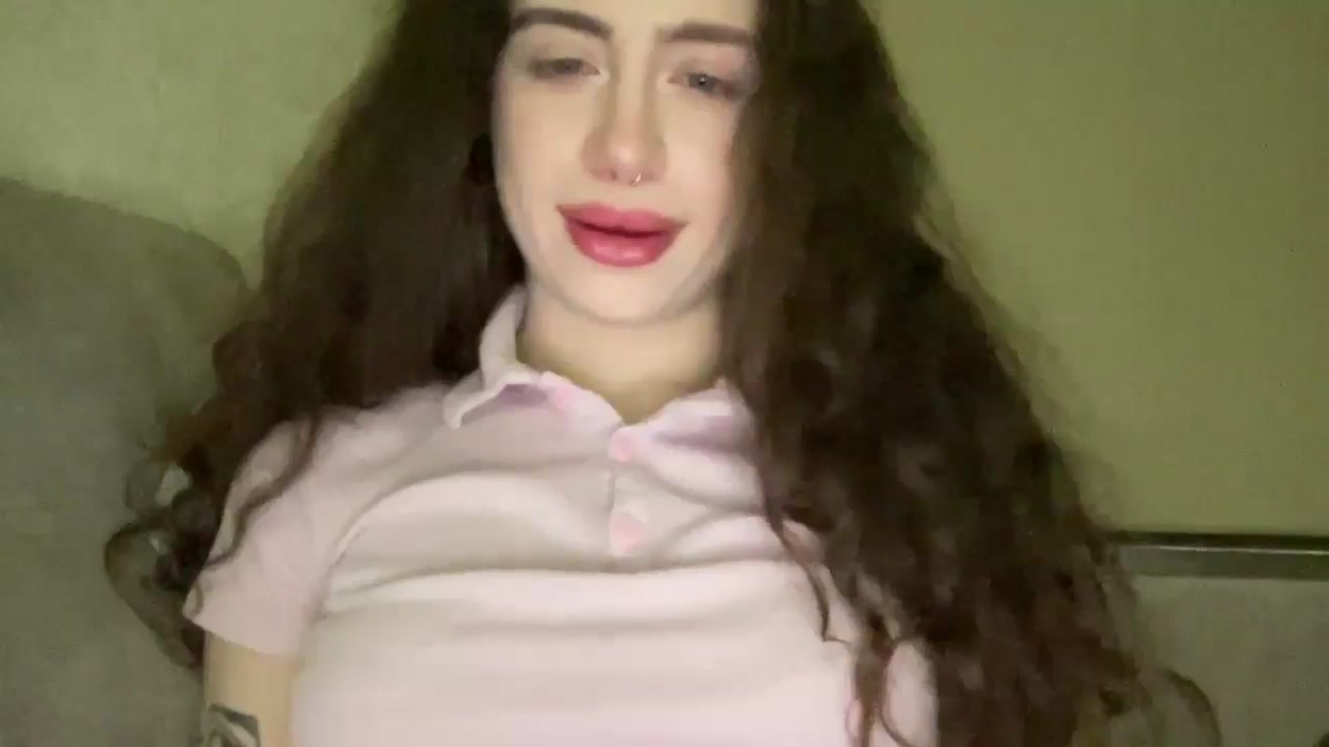 Gallery image thumbnail from CurlyDream's myfreecams stream on, 01/20/2026, 19:15 image 19 of 20