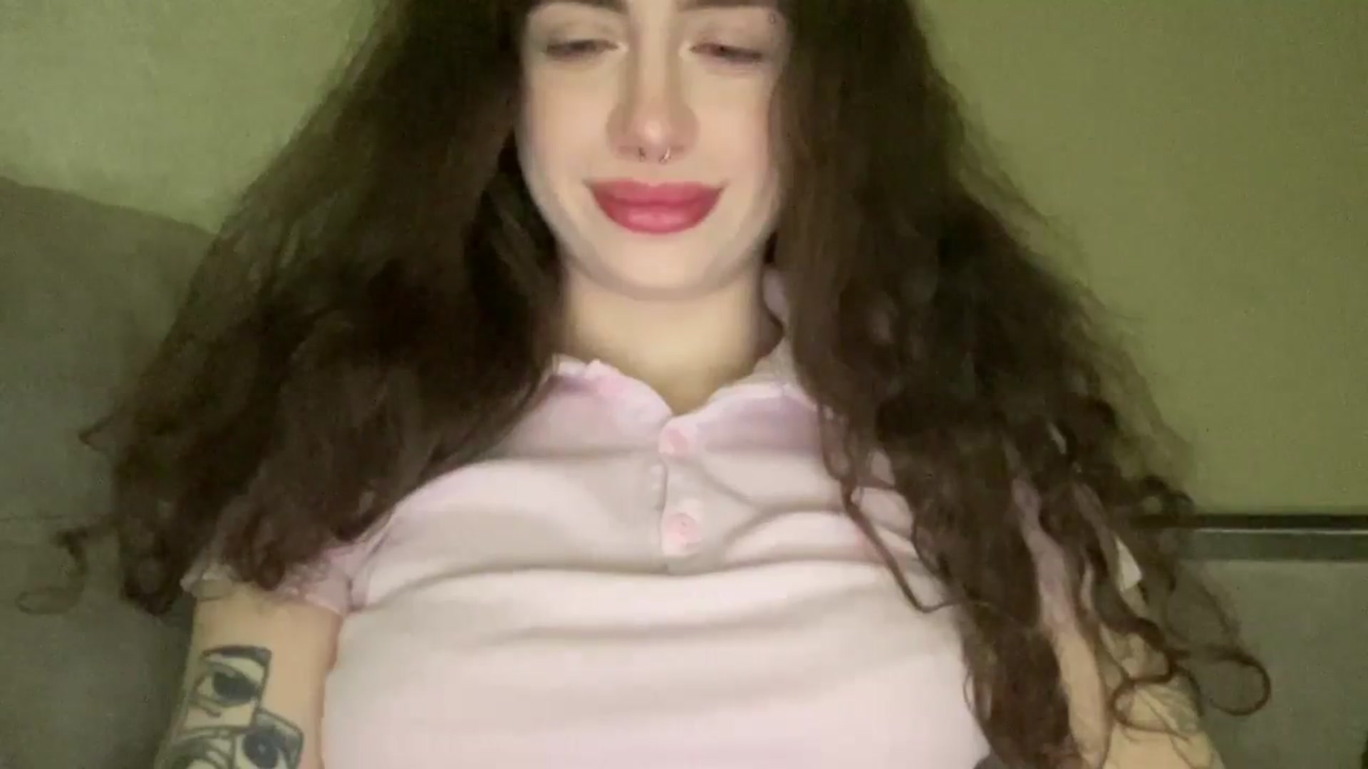 Gallery image thumbnail from CurlyDream's myfreecams stream on, 01/20/2026, 19:15 image 18 of 20