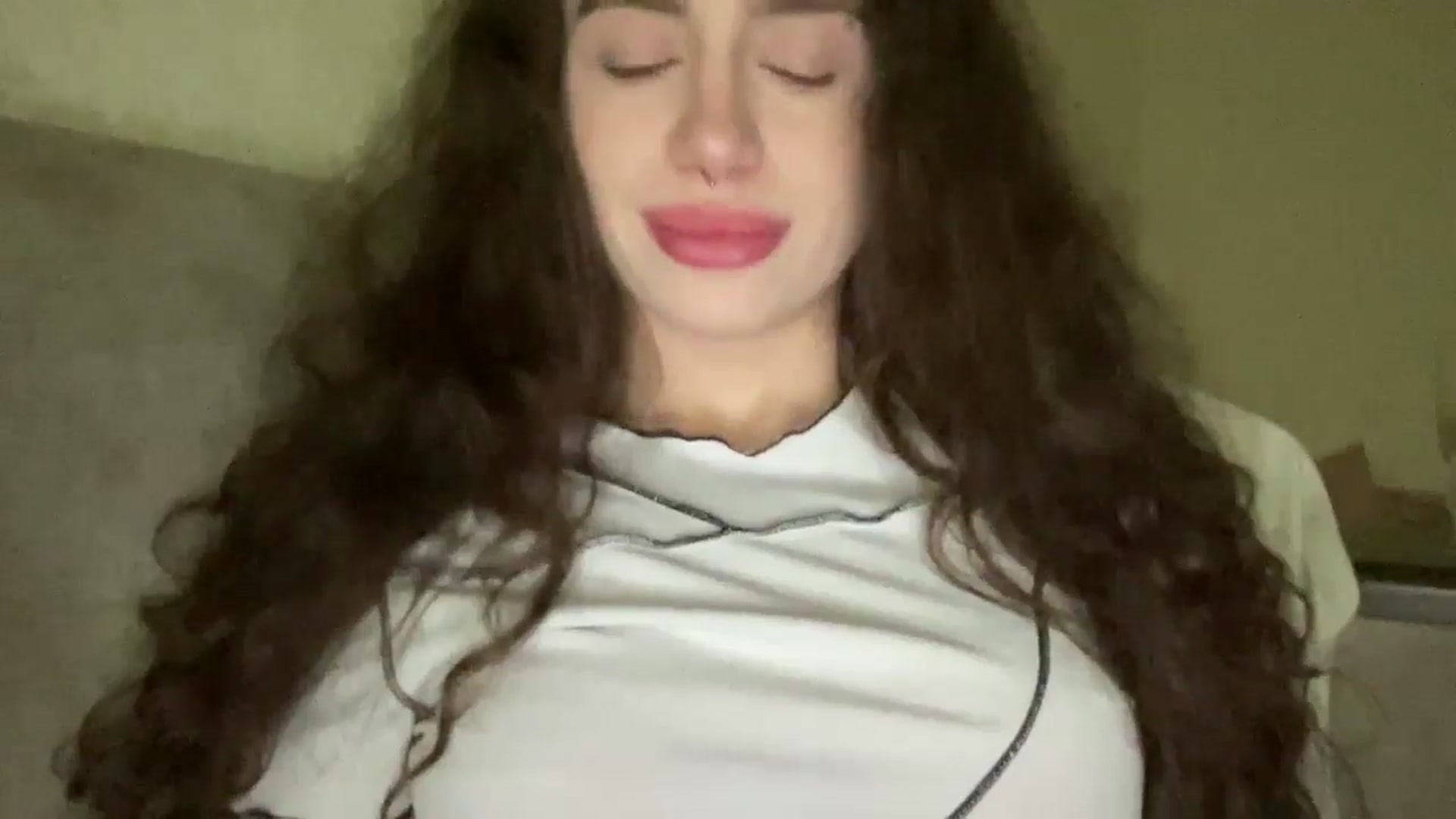 Gallery image thumbnail from CurlyDream's myfreecams stream on, 01/25/2026, 19:11 image 9 of 20