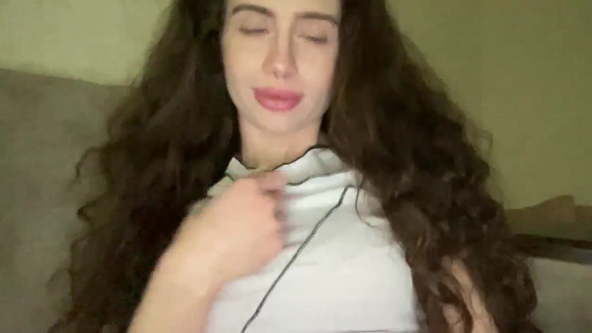 Gallery image thumbnail from CurlyDream's myfreecams stream on, 01/26/2026, 01:13 image 16 of 20