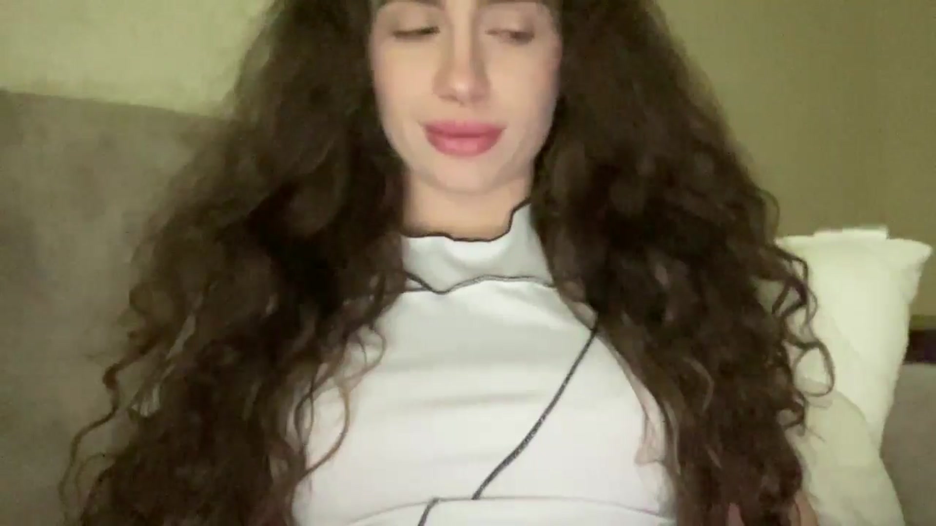 Gallery image thumbnail from CurlyDream's myfreecams stream on, 01/26/2026, 01:13 image 2 of 20