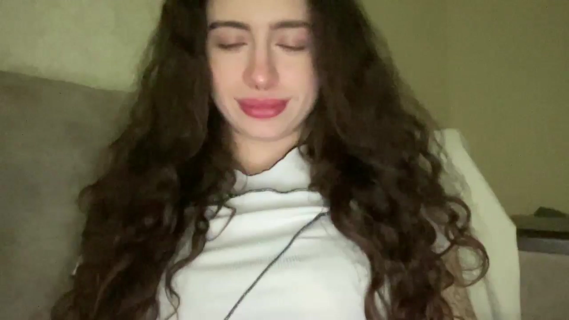 Gallery image thumbnail from CurlyDream's myfreecams stream on, 01/27/2026, 16:27 image 9 of 20