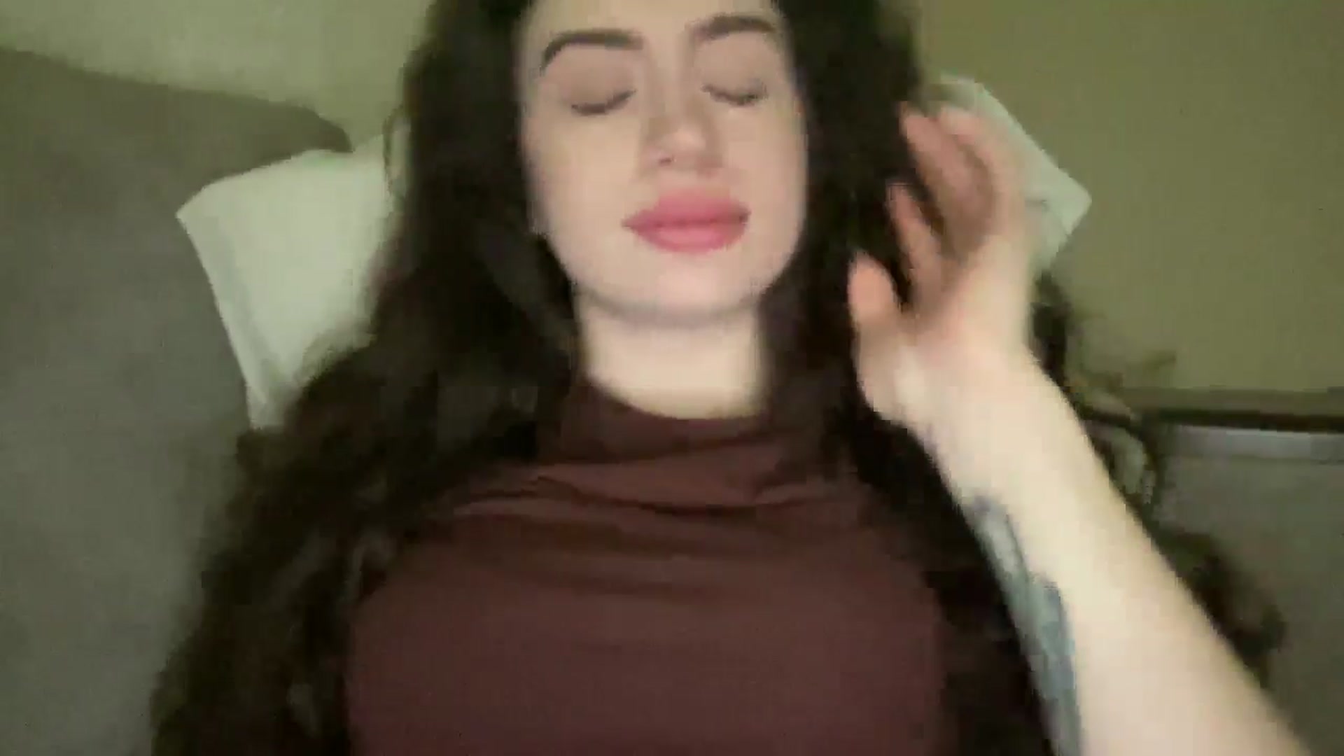 Gallery image thumbnail from CurlyDream's myfreecams stream on, 01/28/2026, 21:10 image 10 of 20